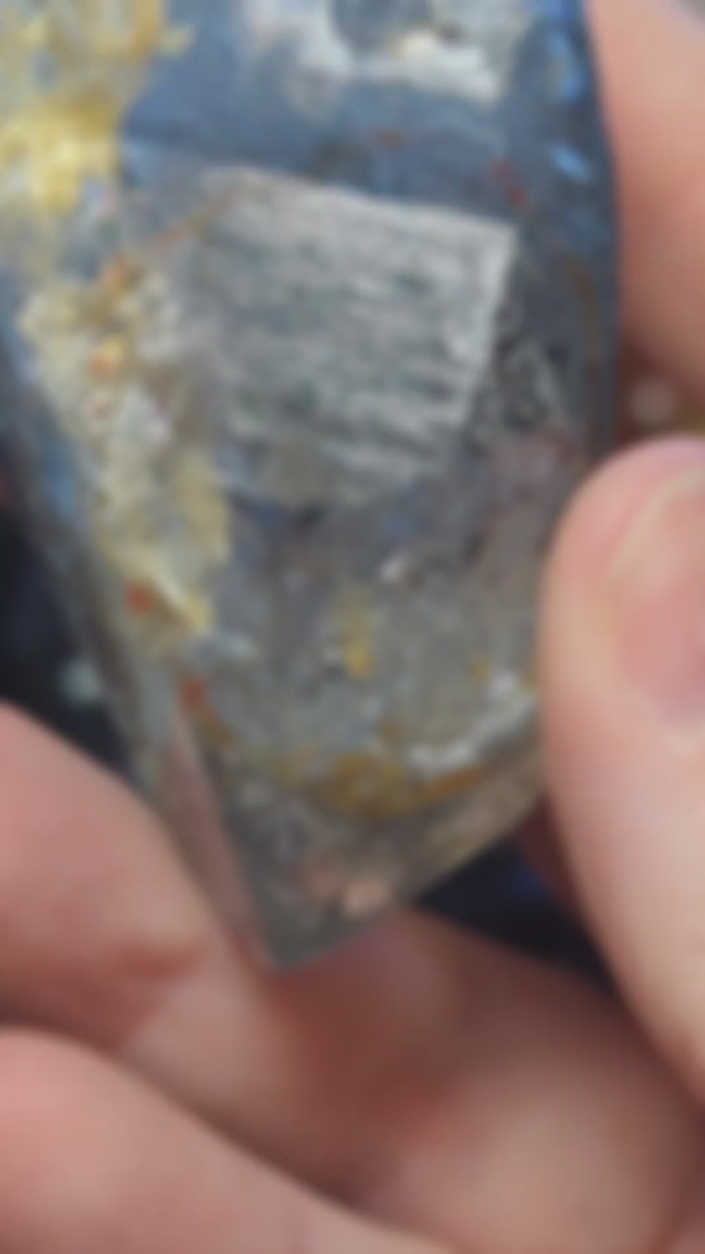 Enhydro crystal specimen