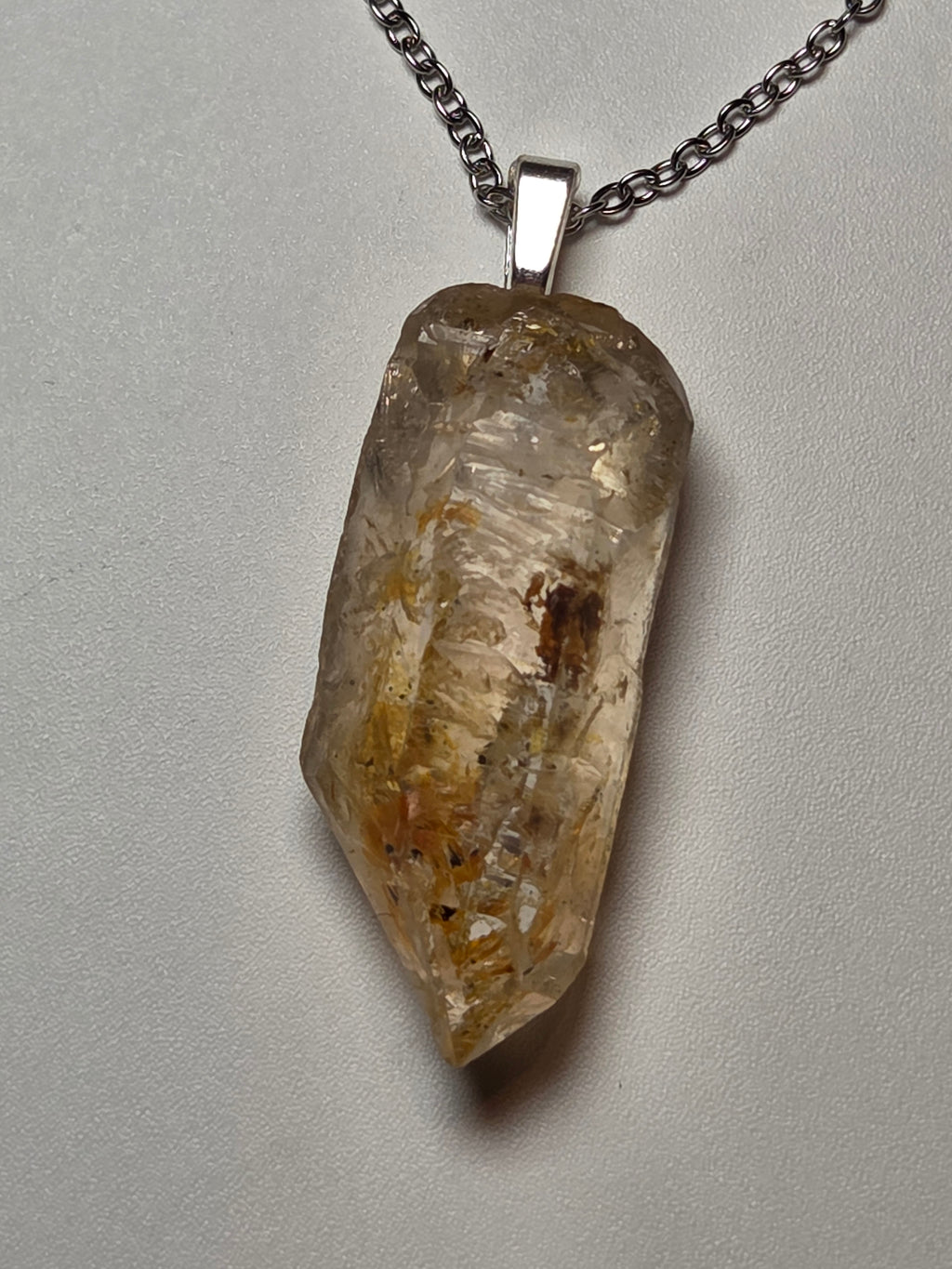 Petroleum crystal handmade necklace UV reaction