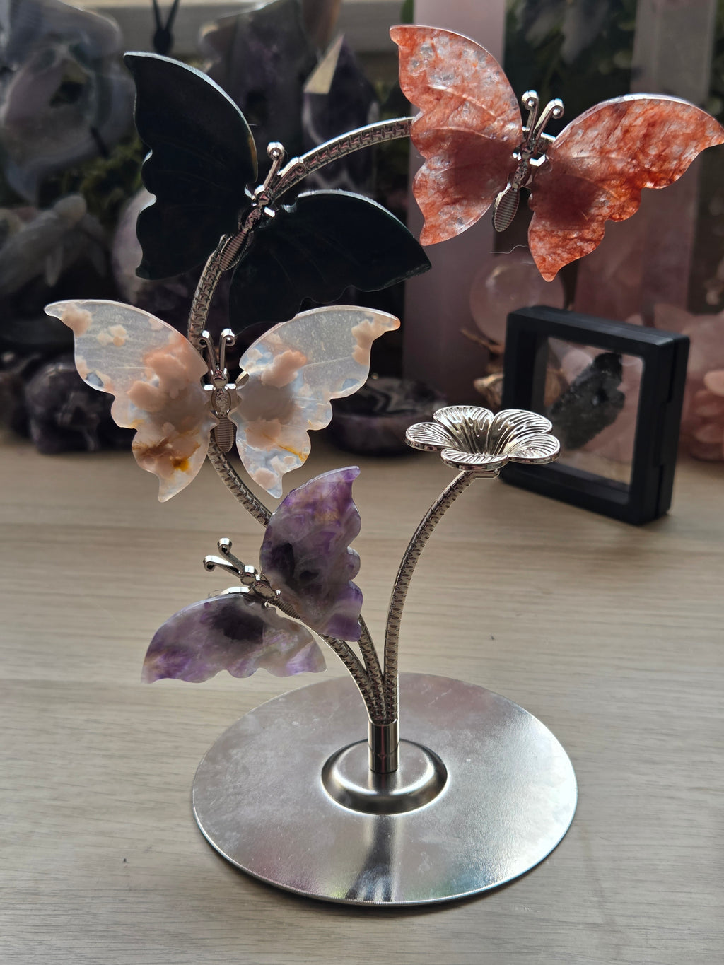 Crystal sphere stand