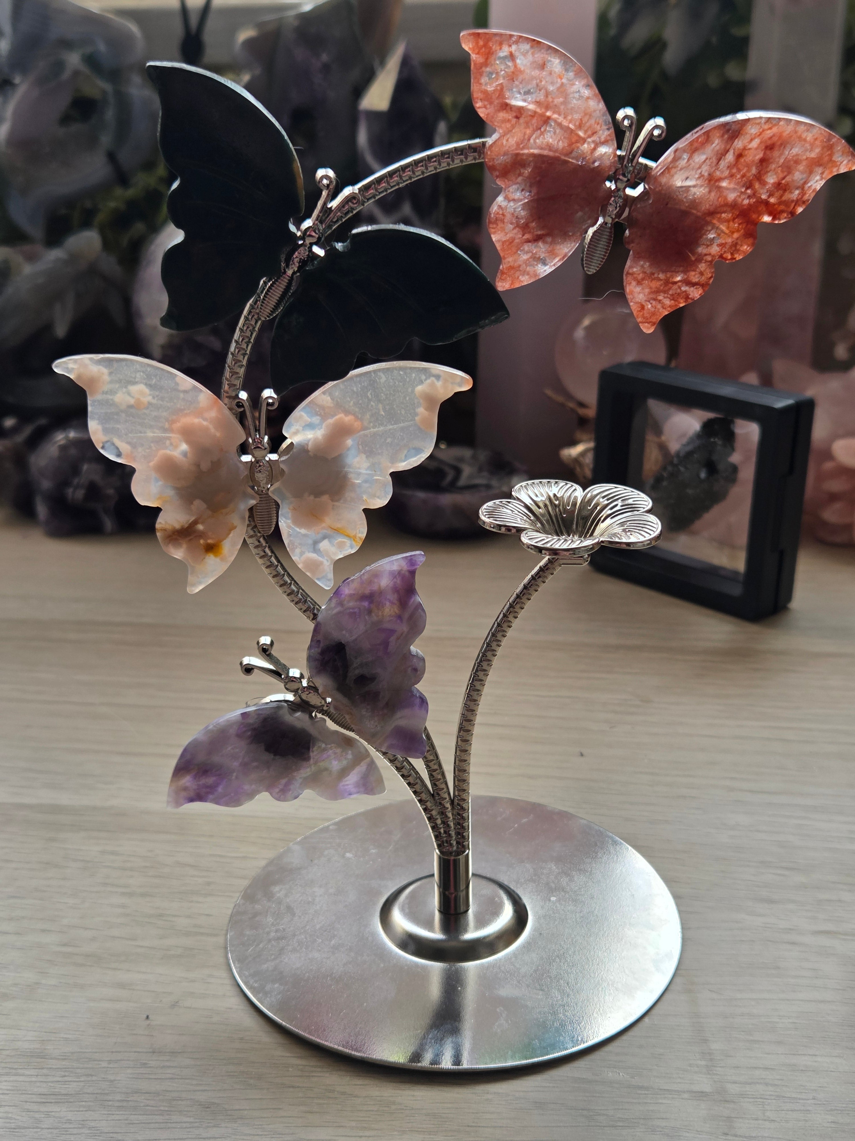 Crystal sphere stand