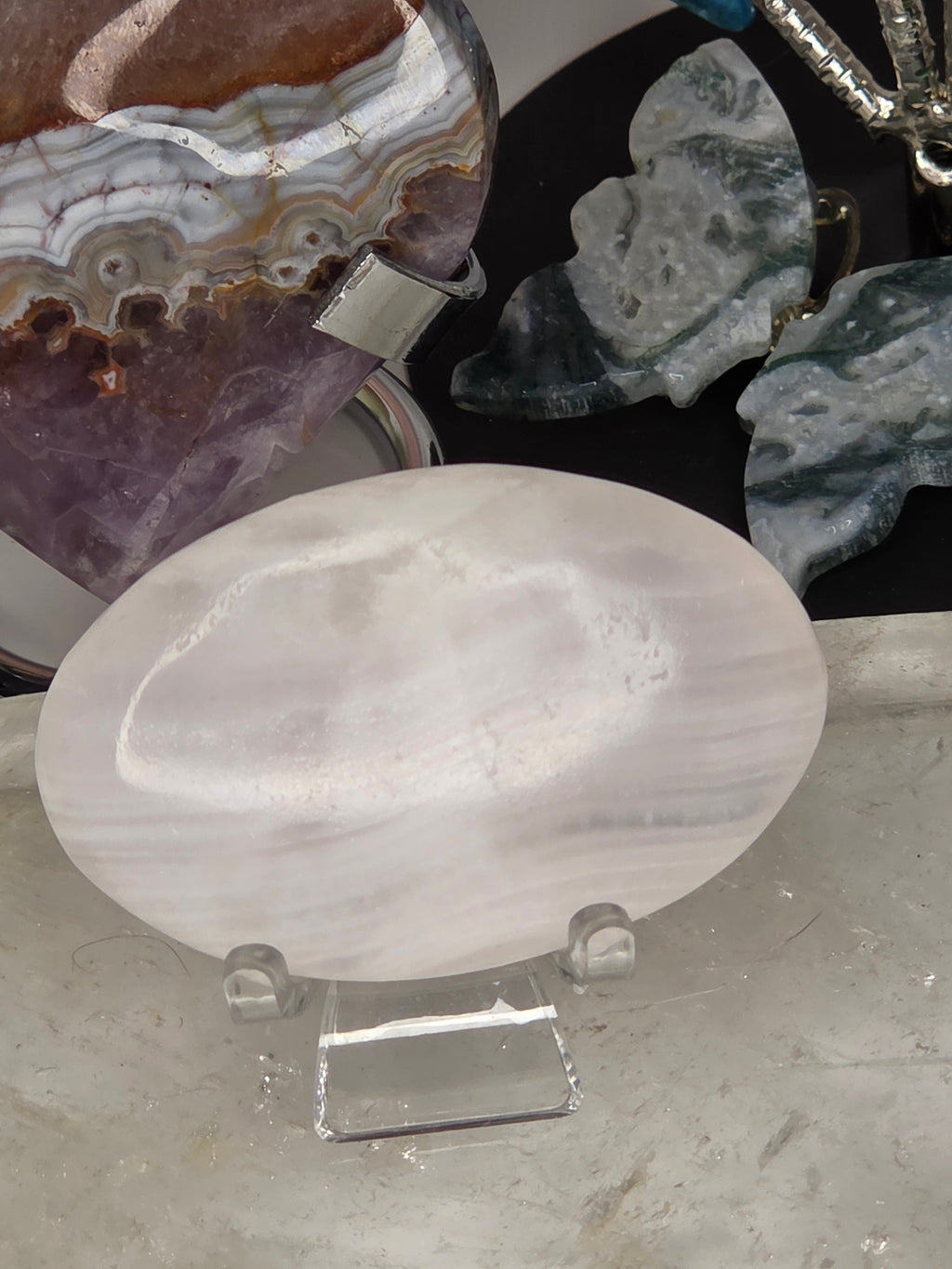Mango calcite crystal palm stone