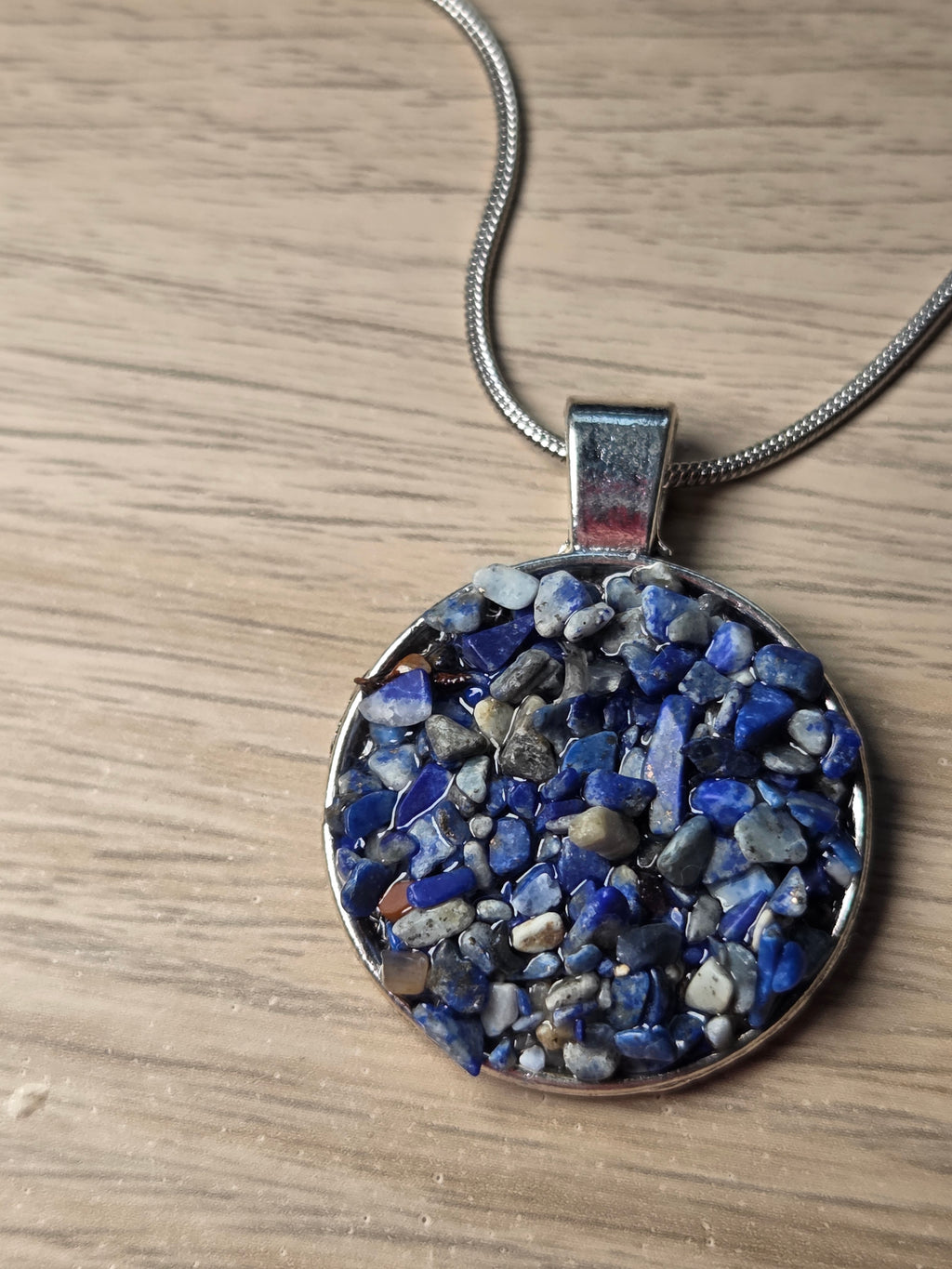 Lapis lazuli crystal chips necklace