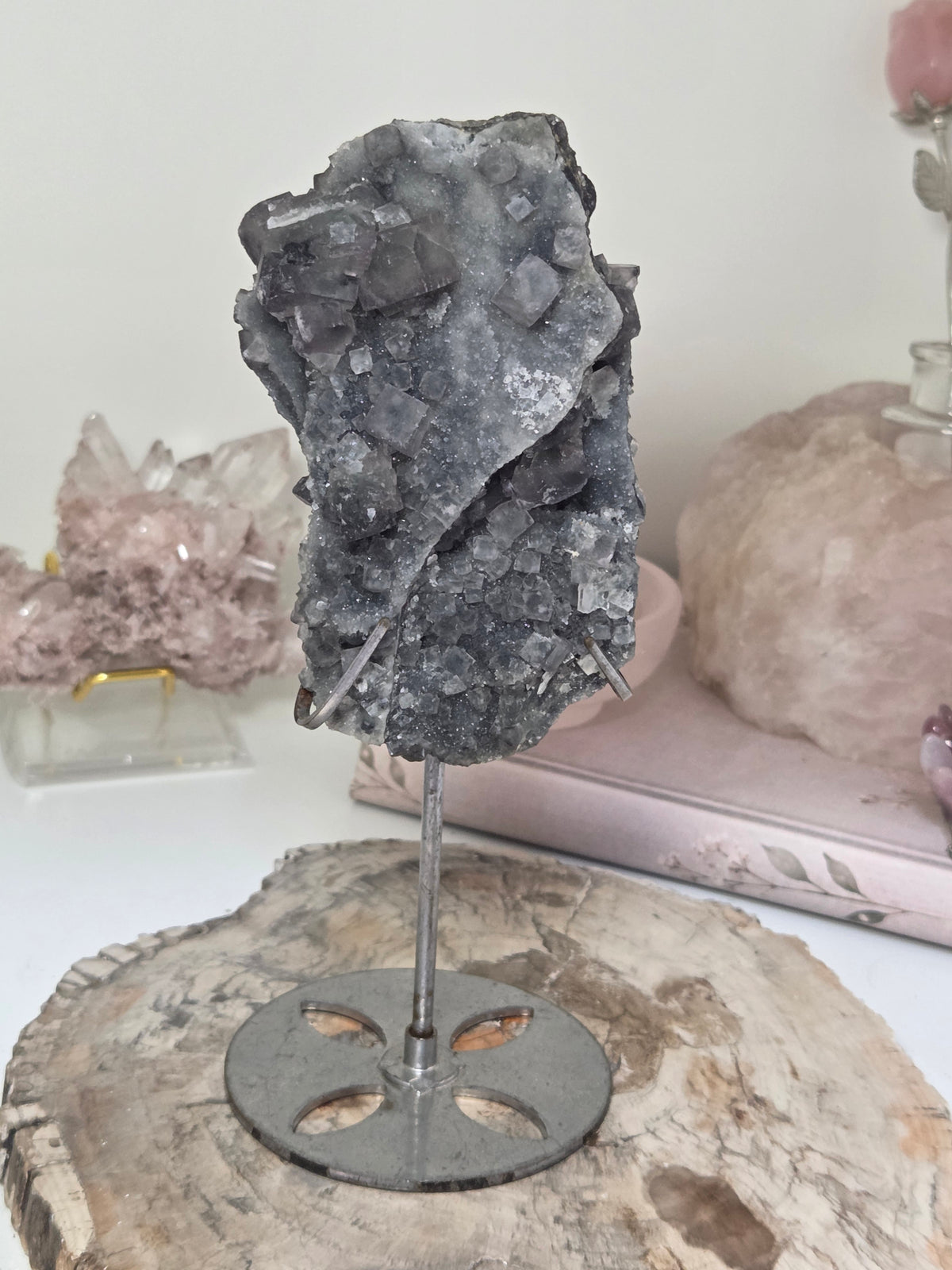 Fluorite and sphalerite specimen with stand