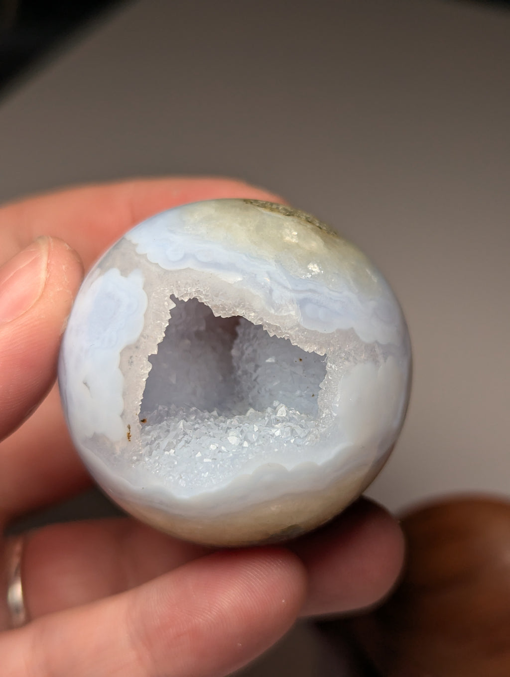 Blue lace agate with open duzy
