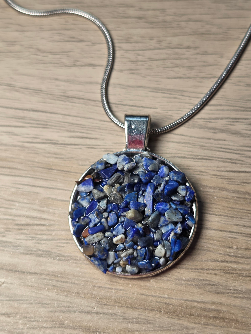 Lapis lazuli crystal chips necklace
