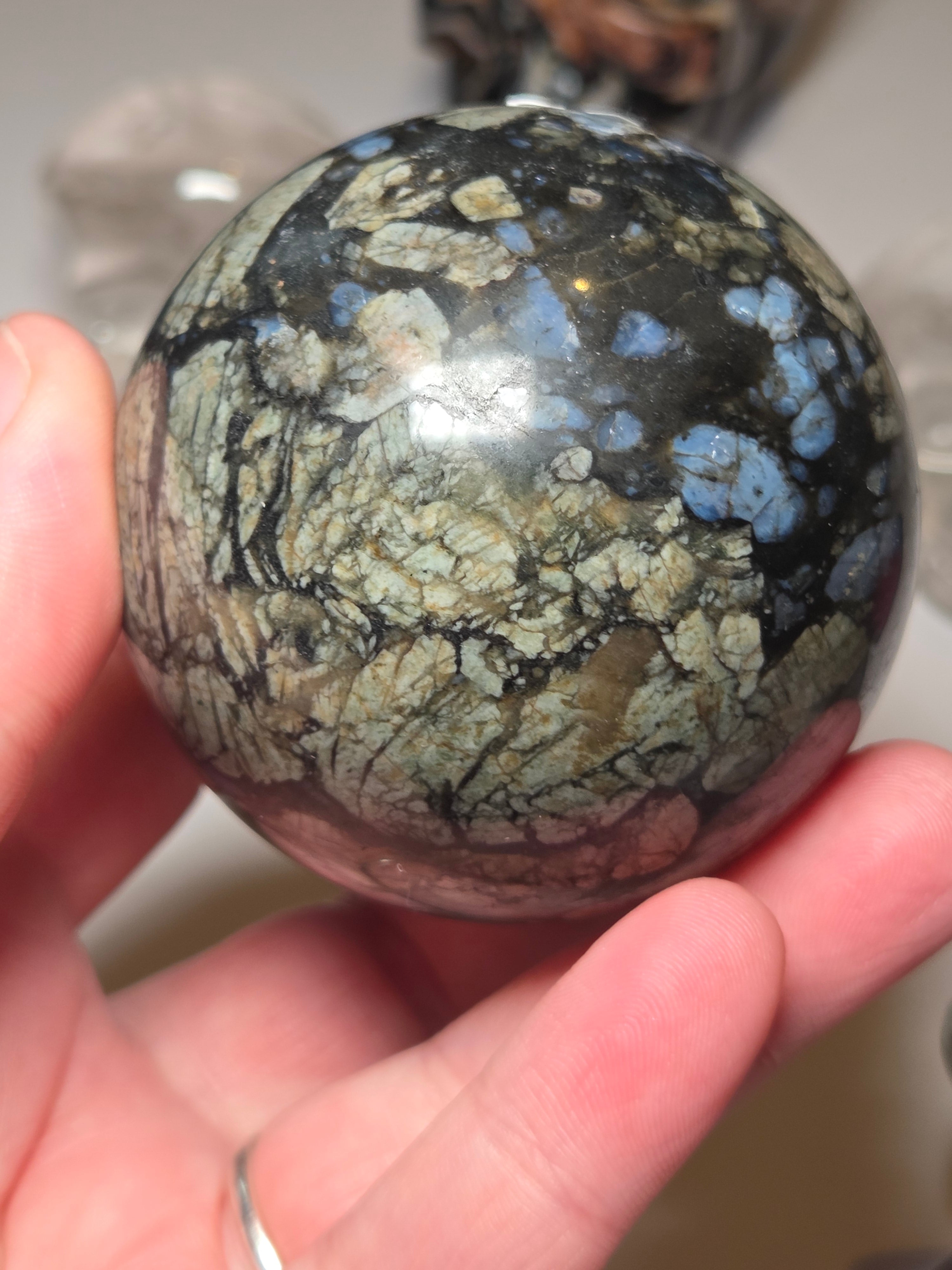 Quesera crystal sphere carving