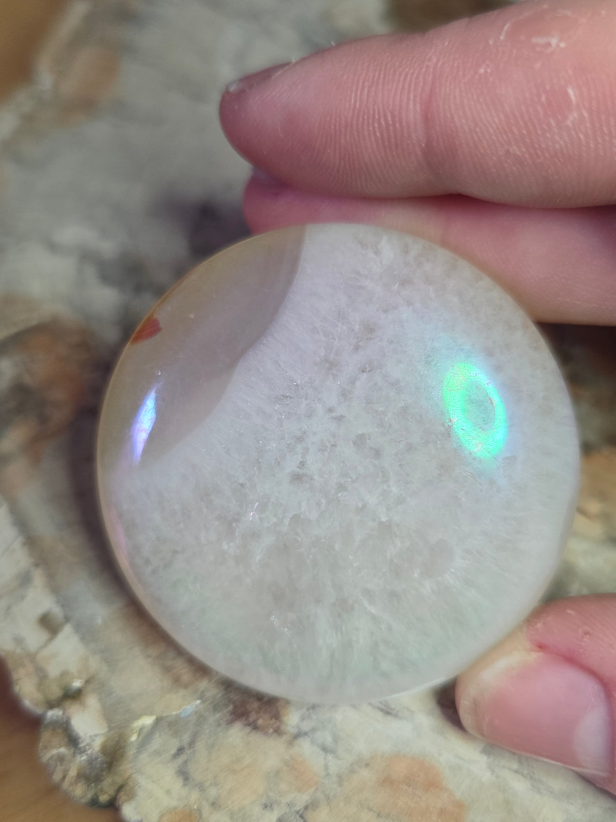 Aura palm stone in quartz  and agate