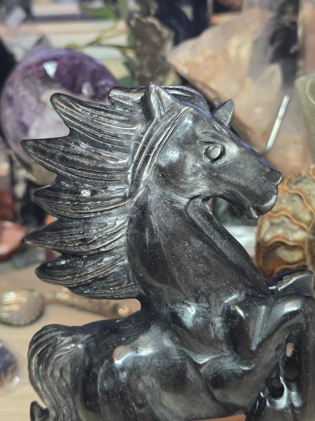 Silver sheen obsidian crystal horse carving