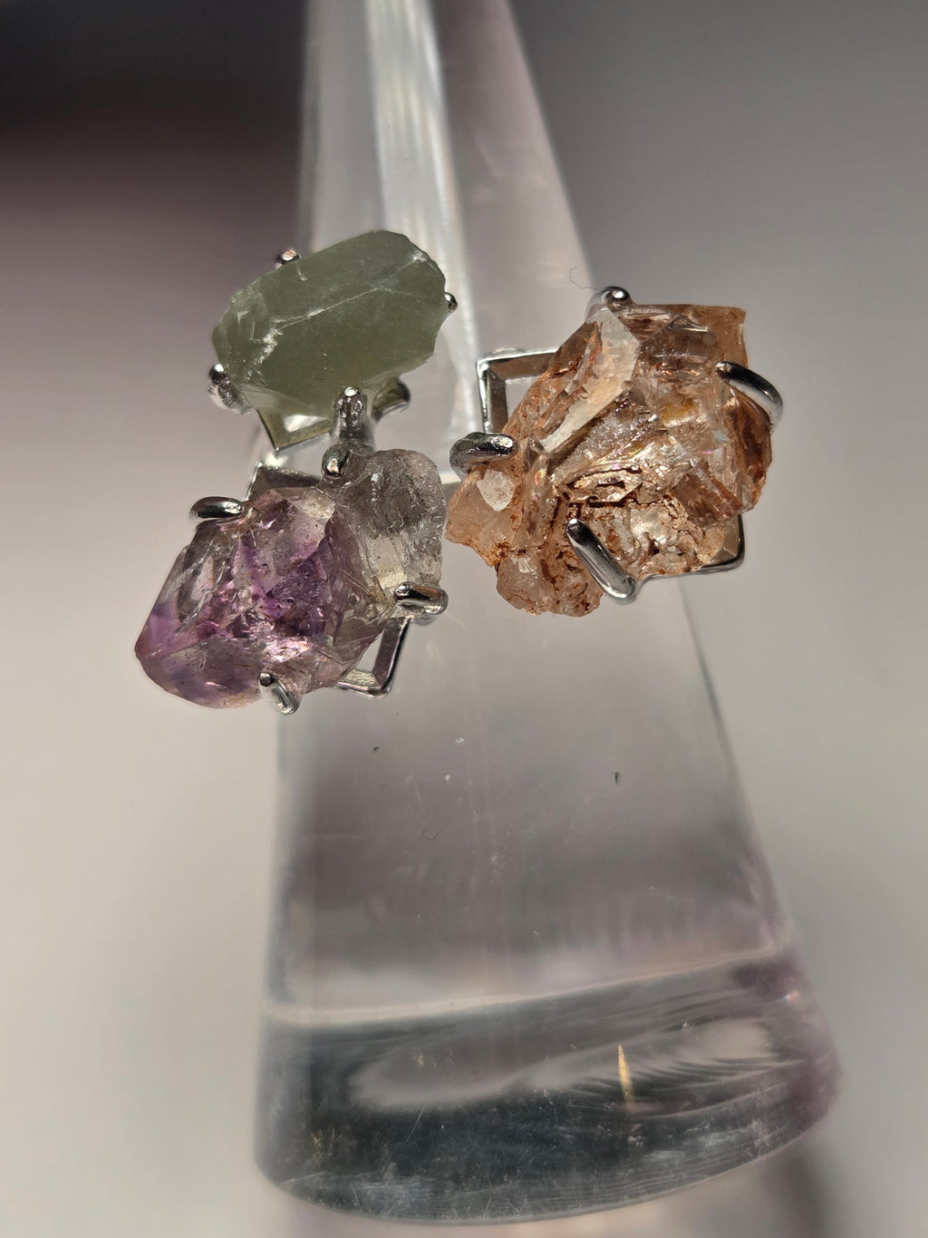 Specimen adjustable ring with amethyst fire quartz and green Aventurine