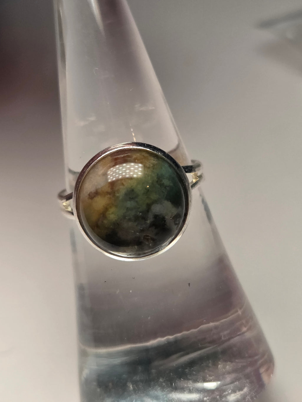 Beautiful green jade crystal adjustable ring