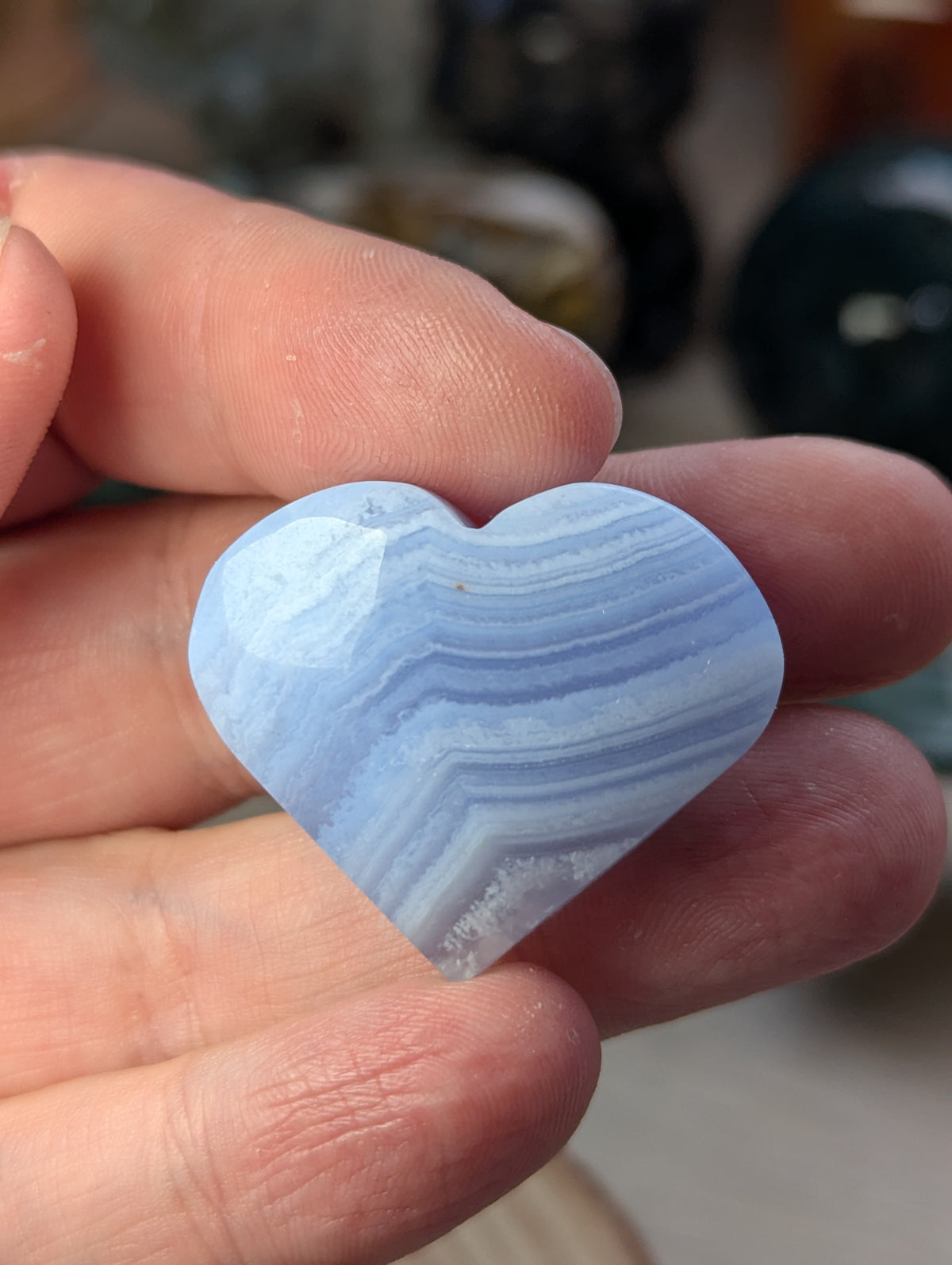 Grade AAAA blue lace heart picked at random