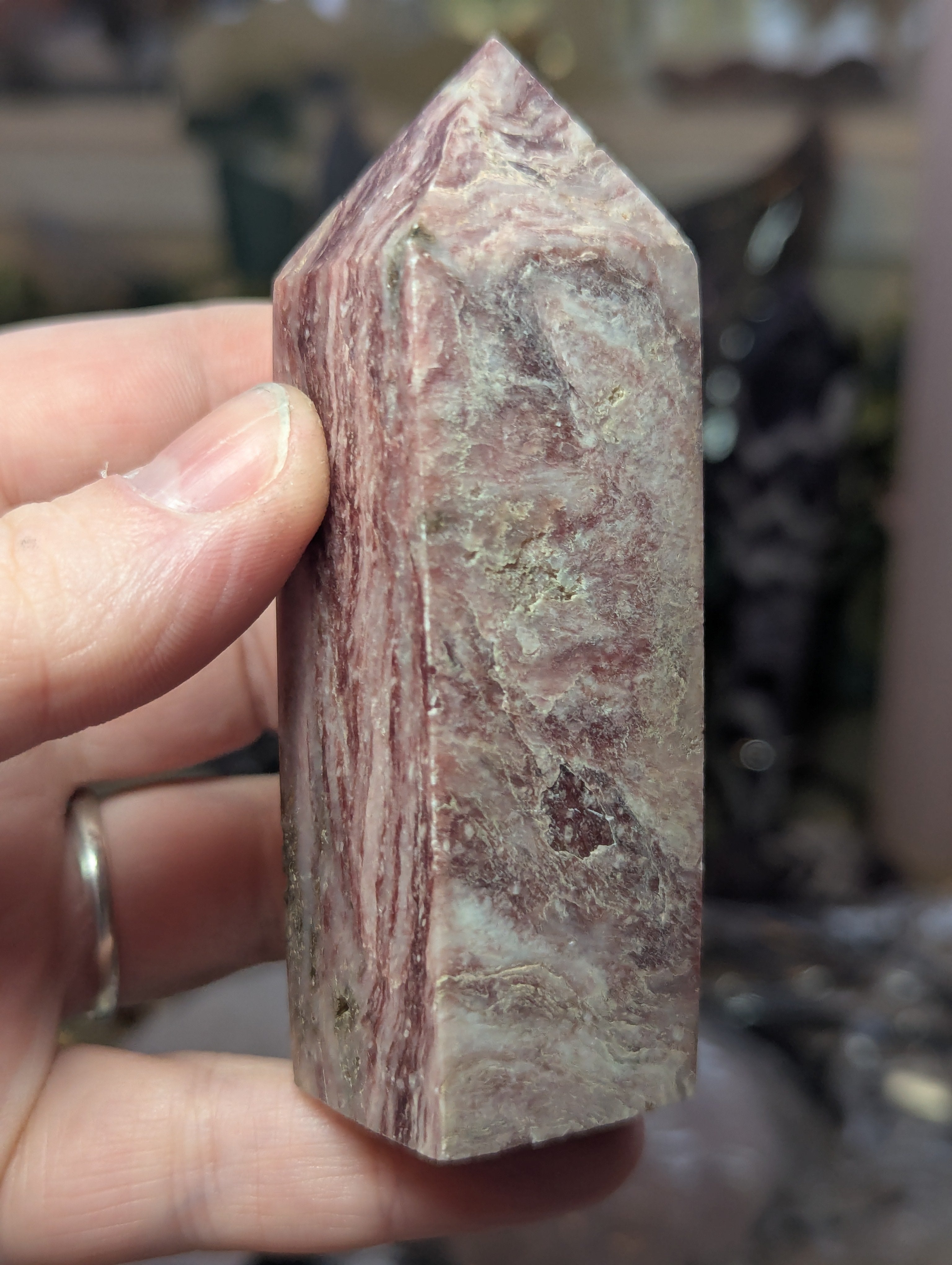 Red mica crystal tower