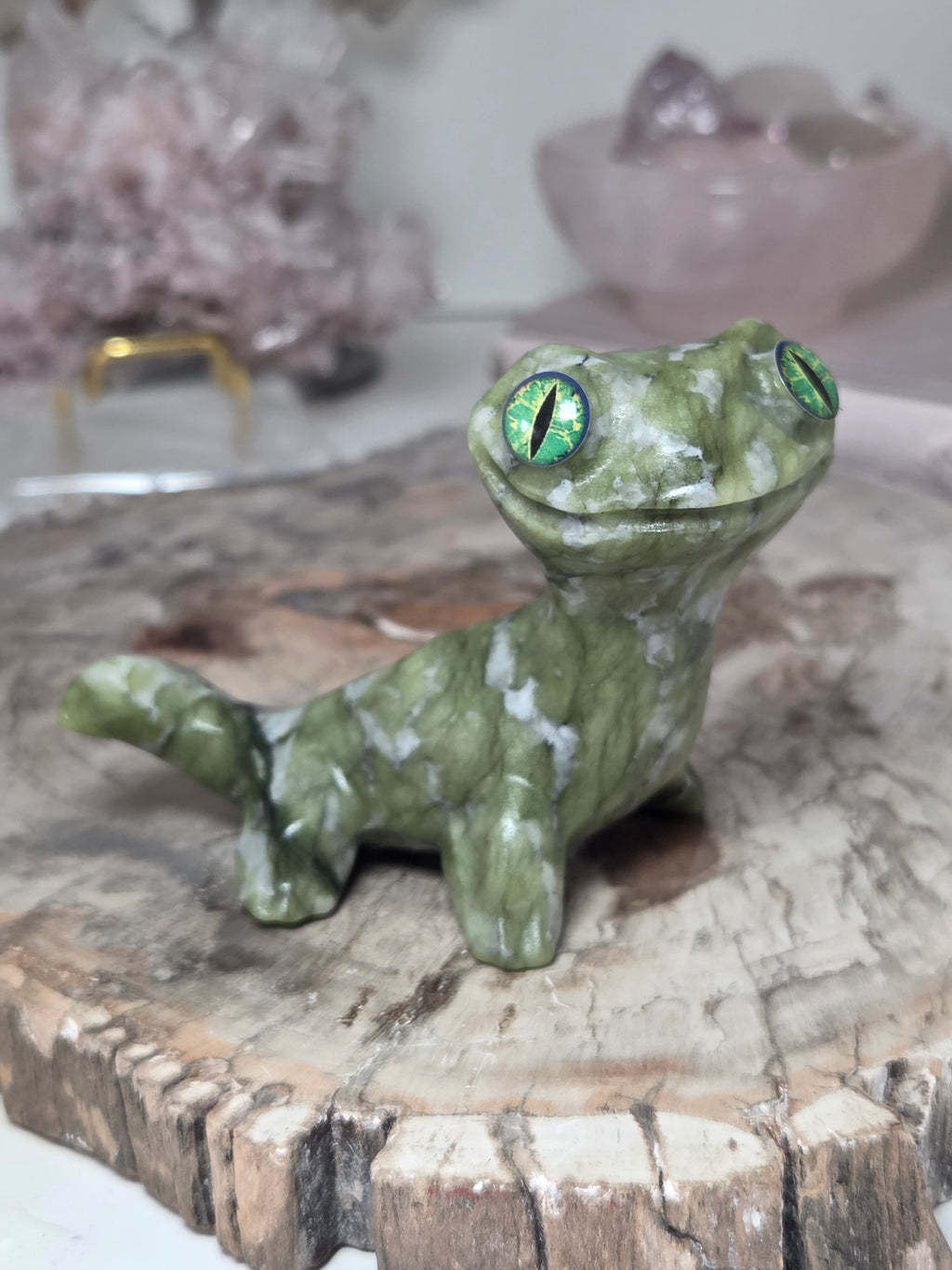 Green jade crystal Gecko carving