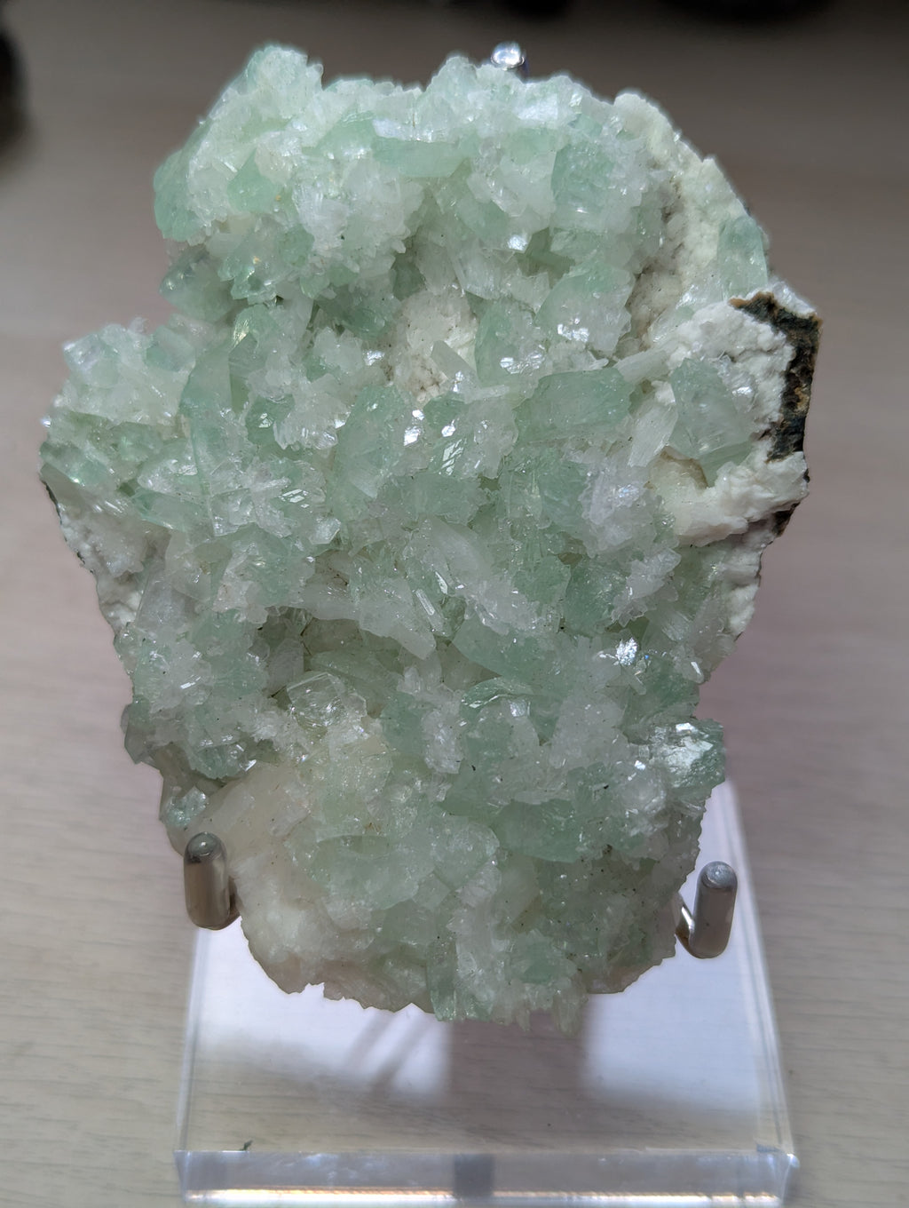 Diamond apophyllite crystal specimen with Stand