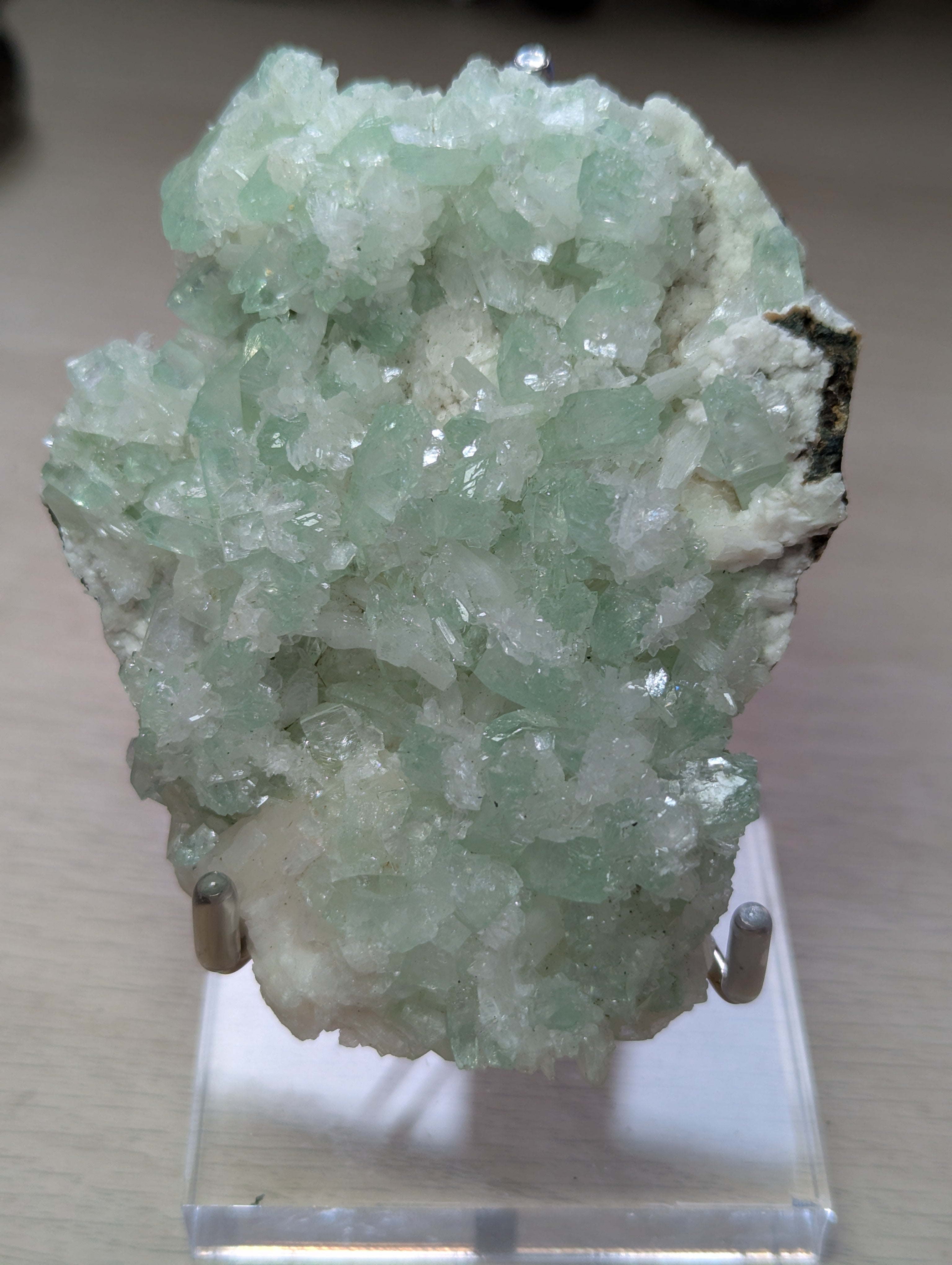 Diamond apophyllite crystal specimen with Stand