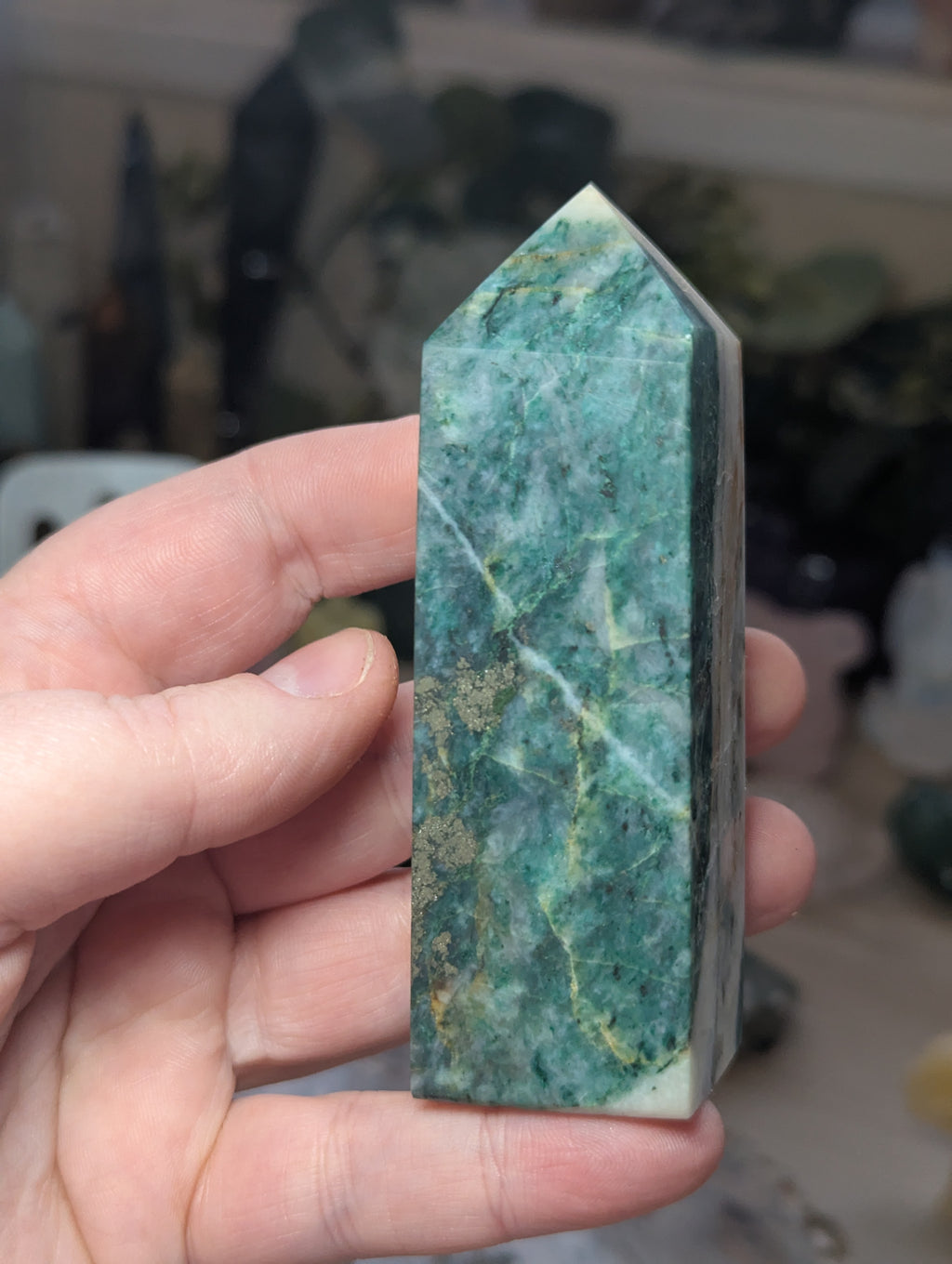 Golden vain turquoise crystal tower