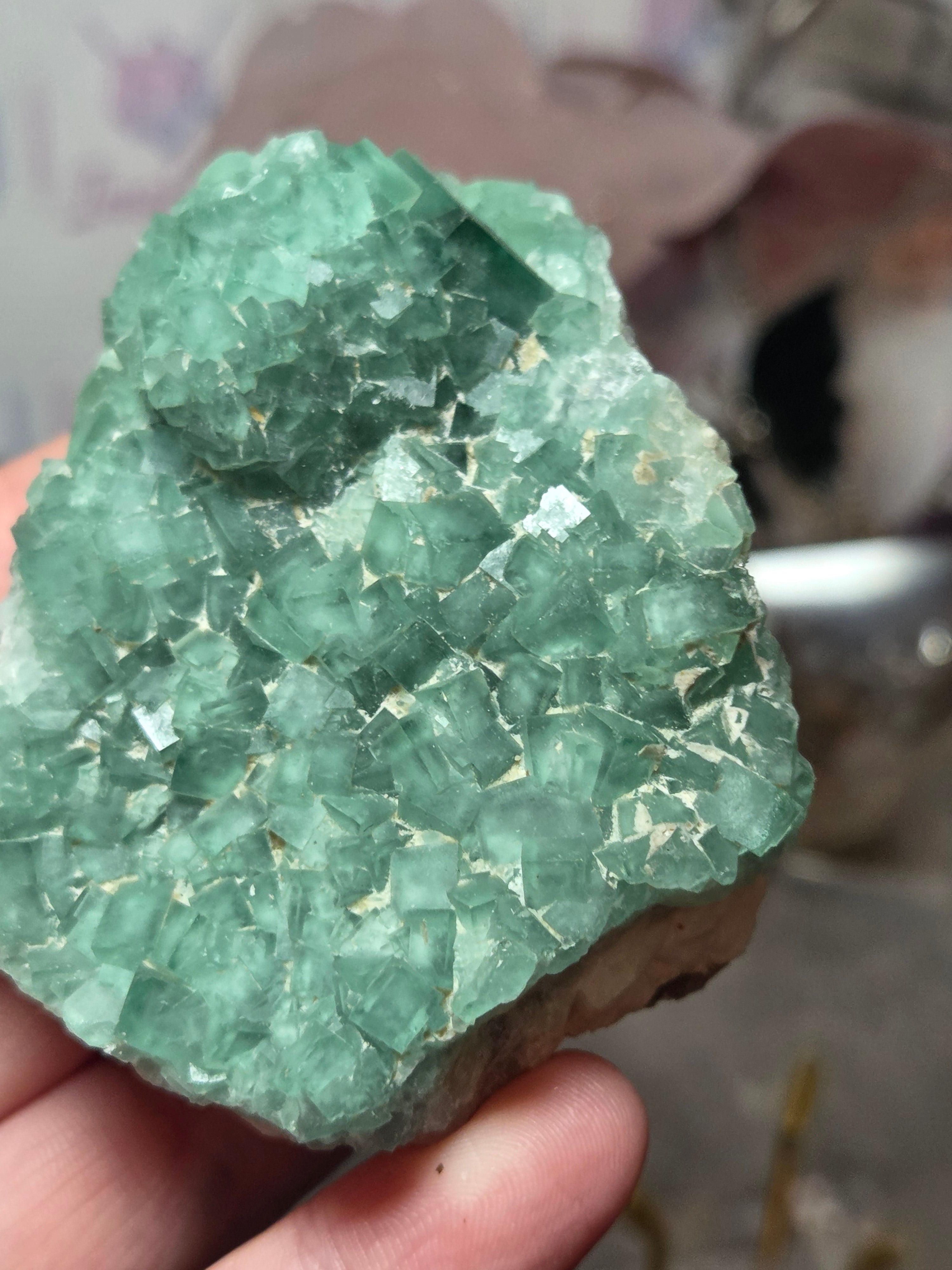 Amazing  Pakistan flourite with Amazing  blue  UV with stand