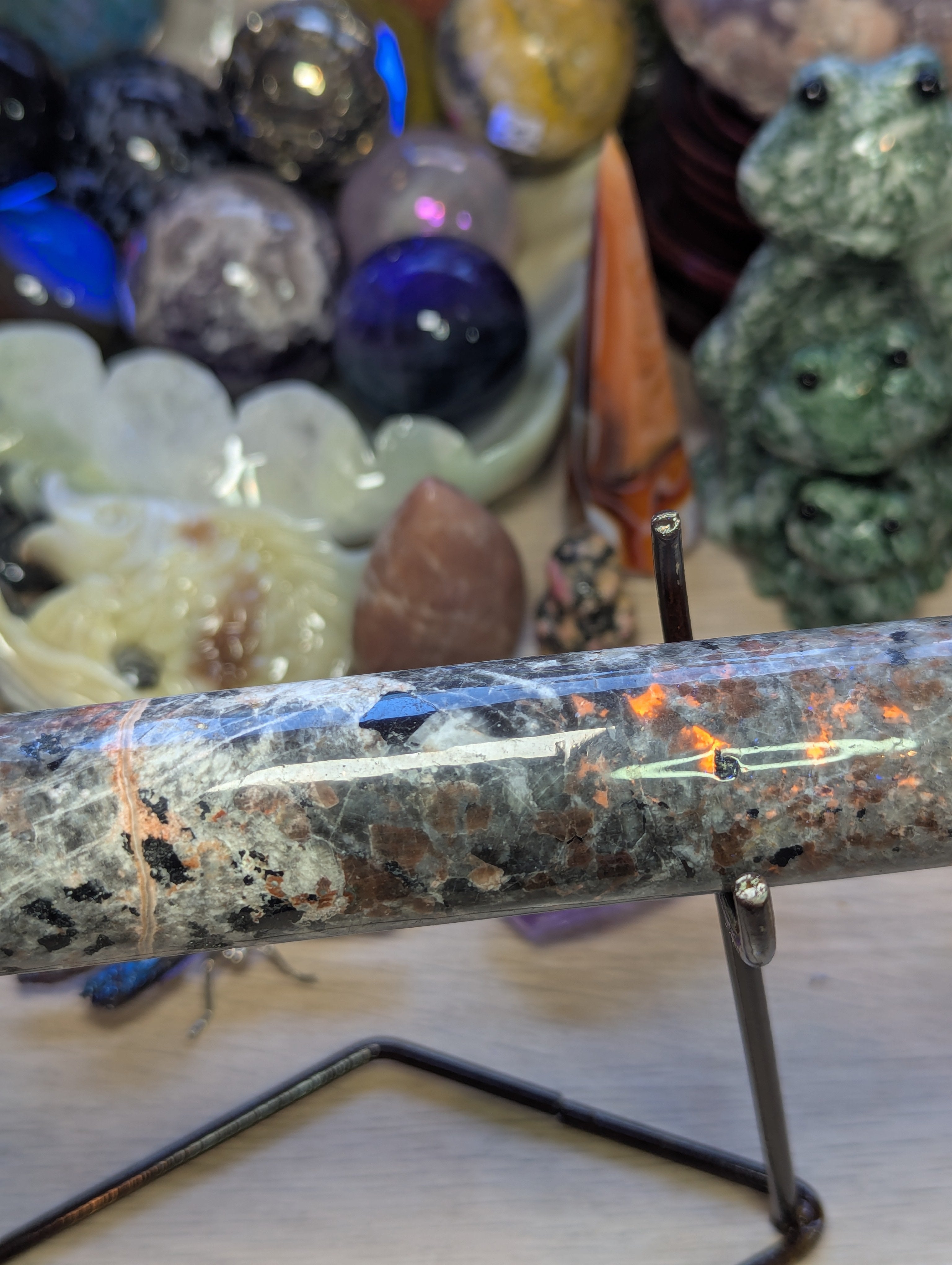 Yooperlite crystal bracelet stand