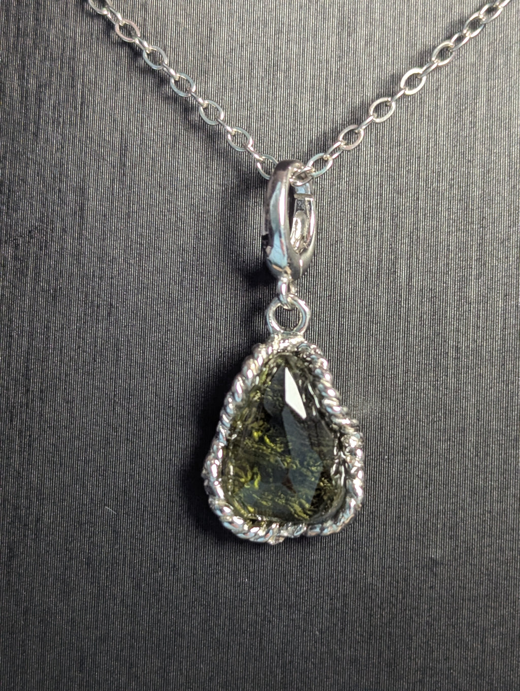 Moldivite silver necklace 2.26g