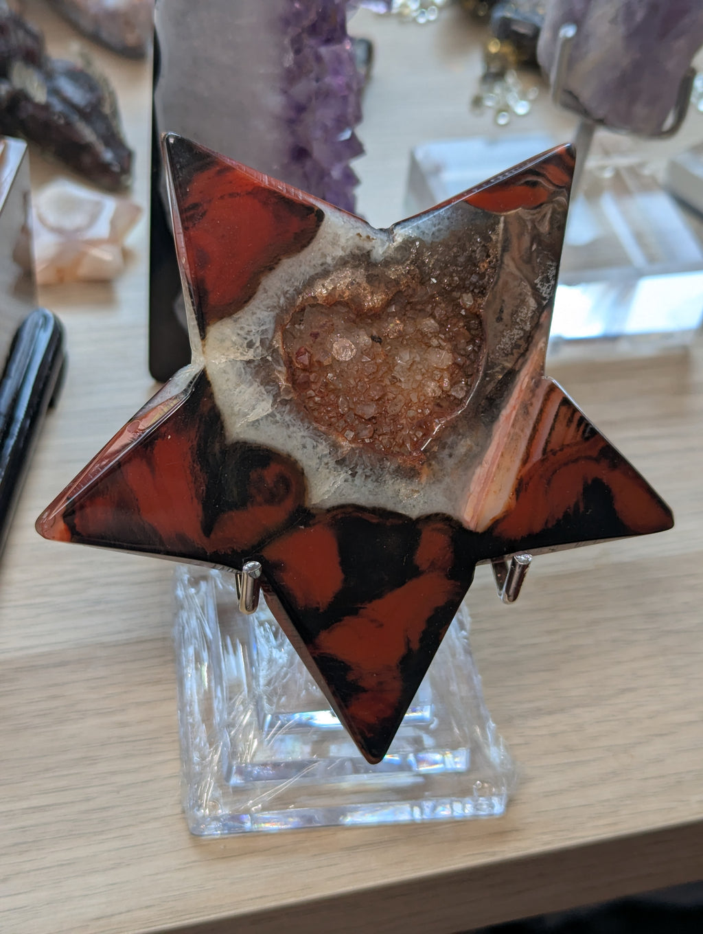 Large Sardonyx duzy crystal star carving with stand