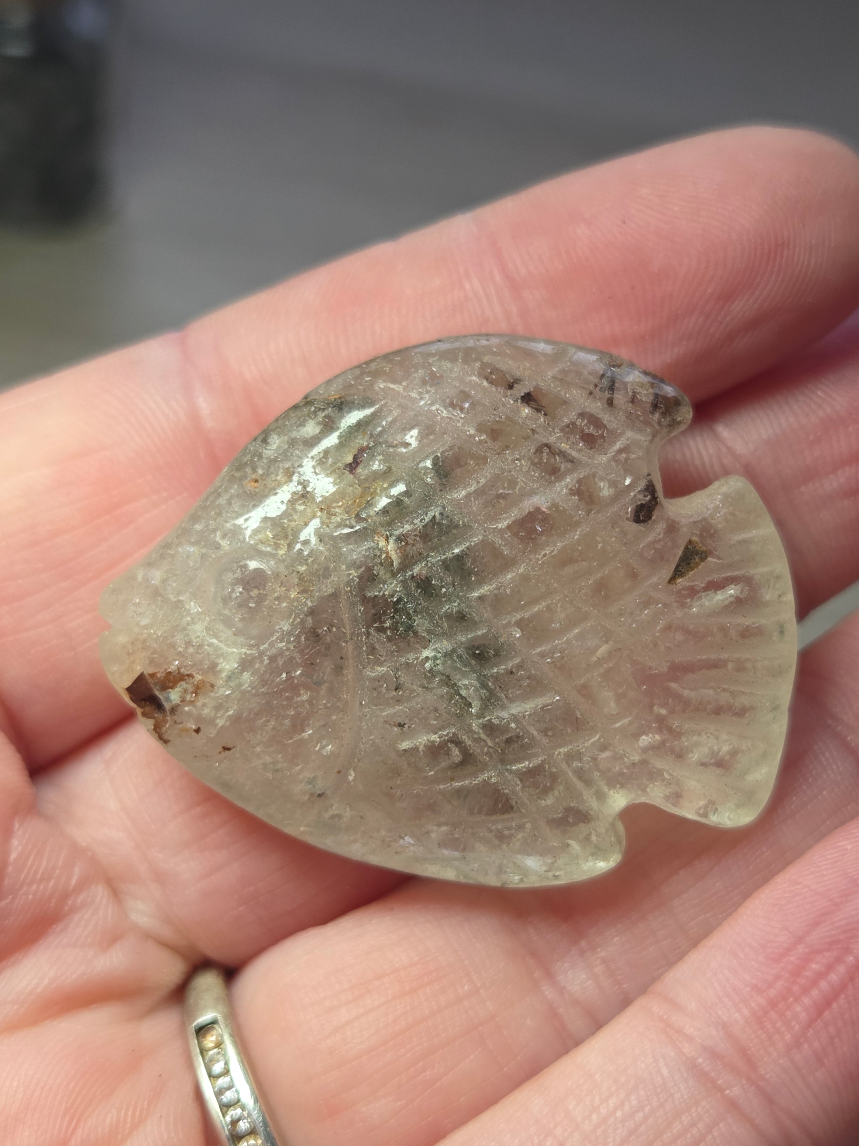 Garden quartz crystal fish carving
