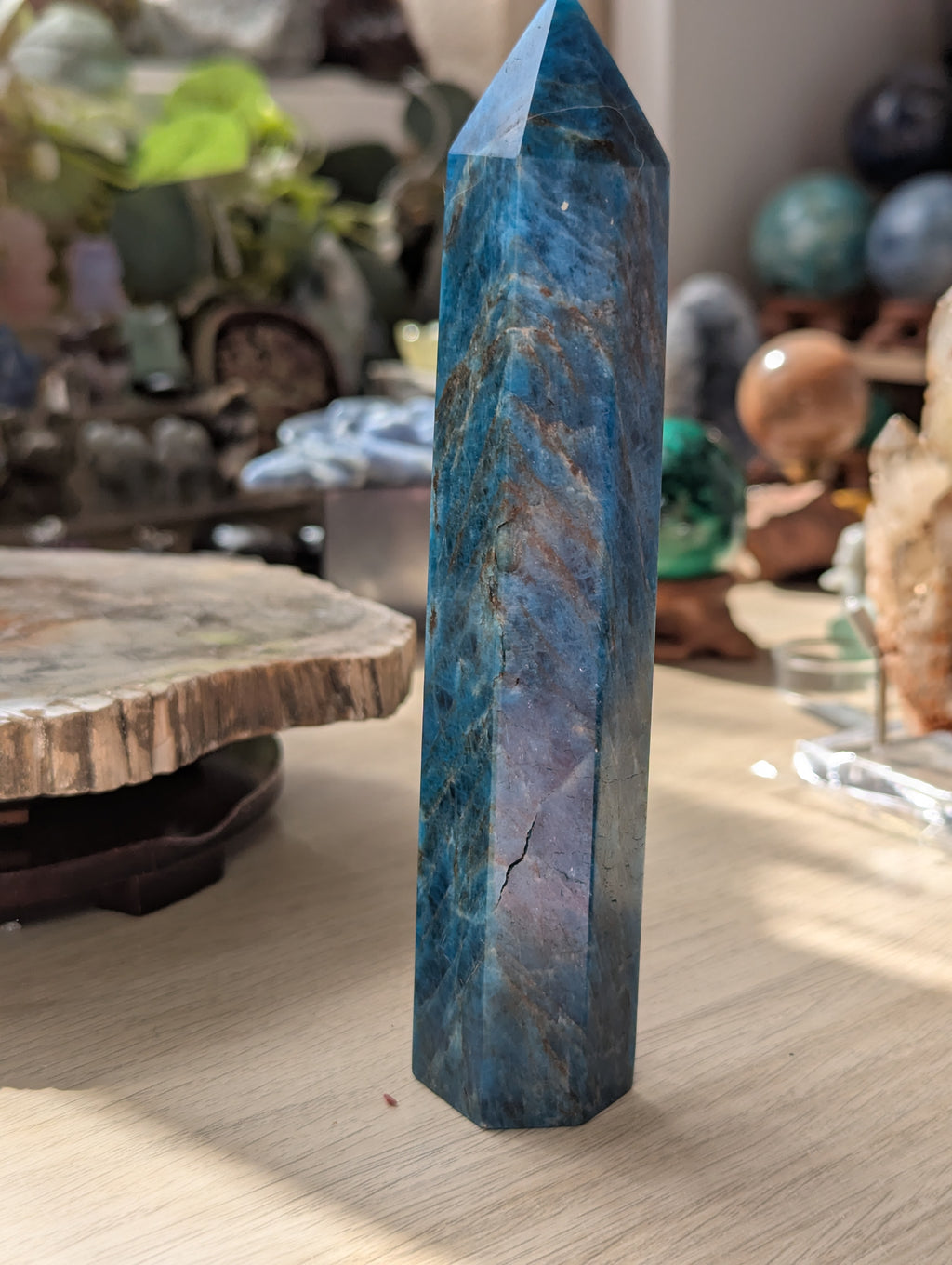 Amazing large Apatie crystal tower carving 16cm