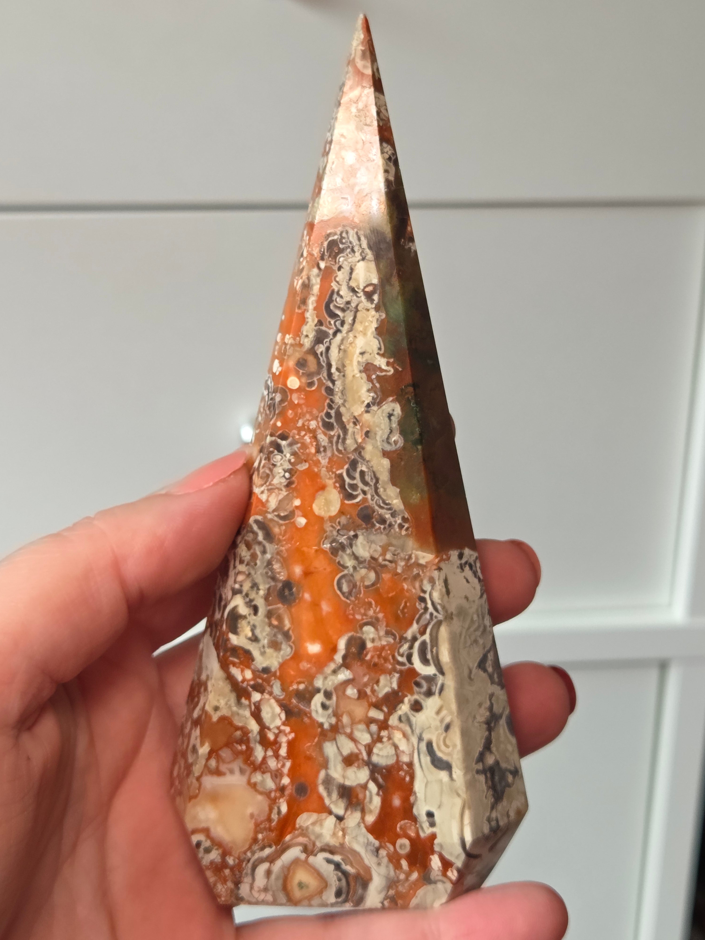 Money agate crystal diamond tower