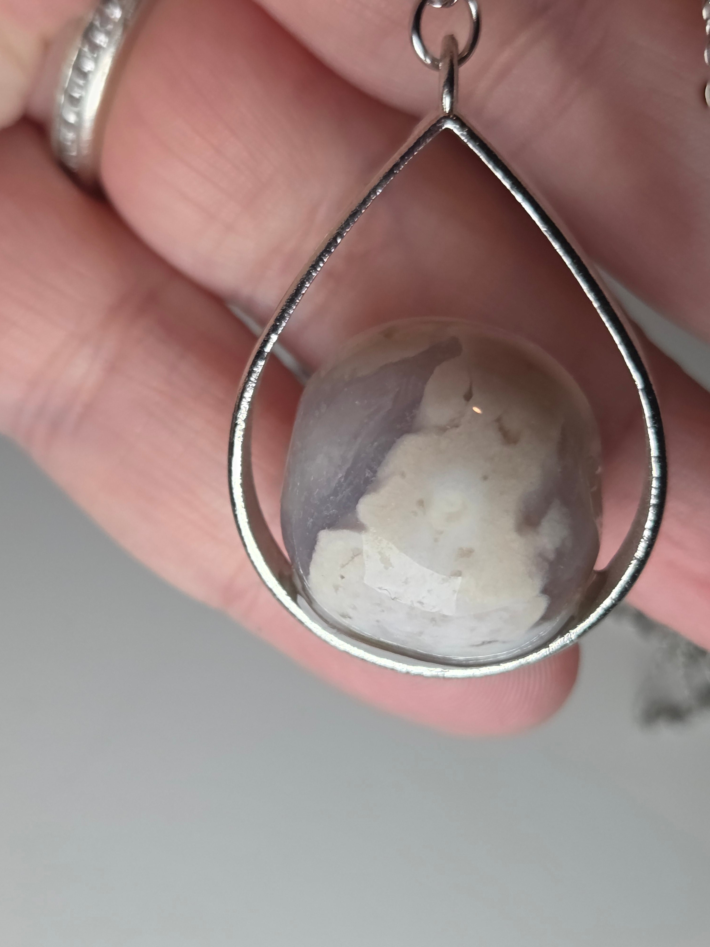 Flower agate crystal handmade necklace