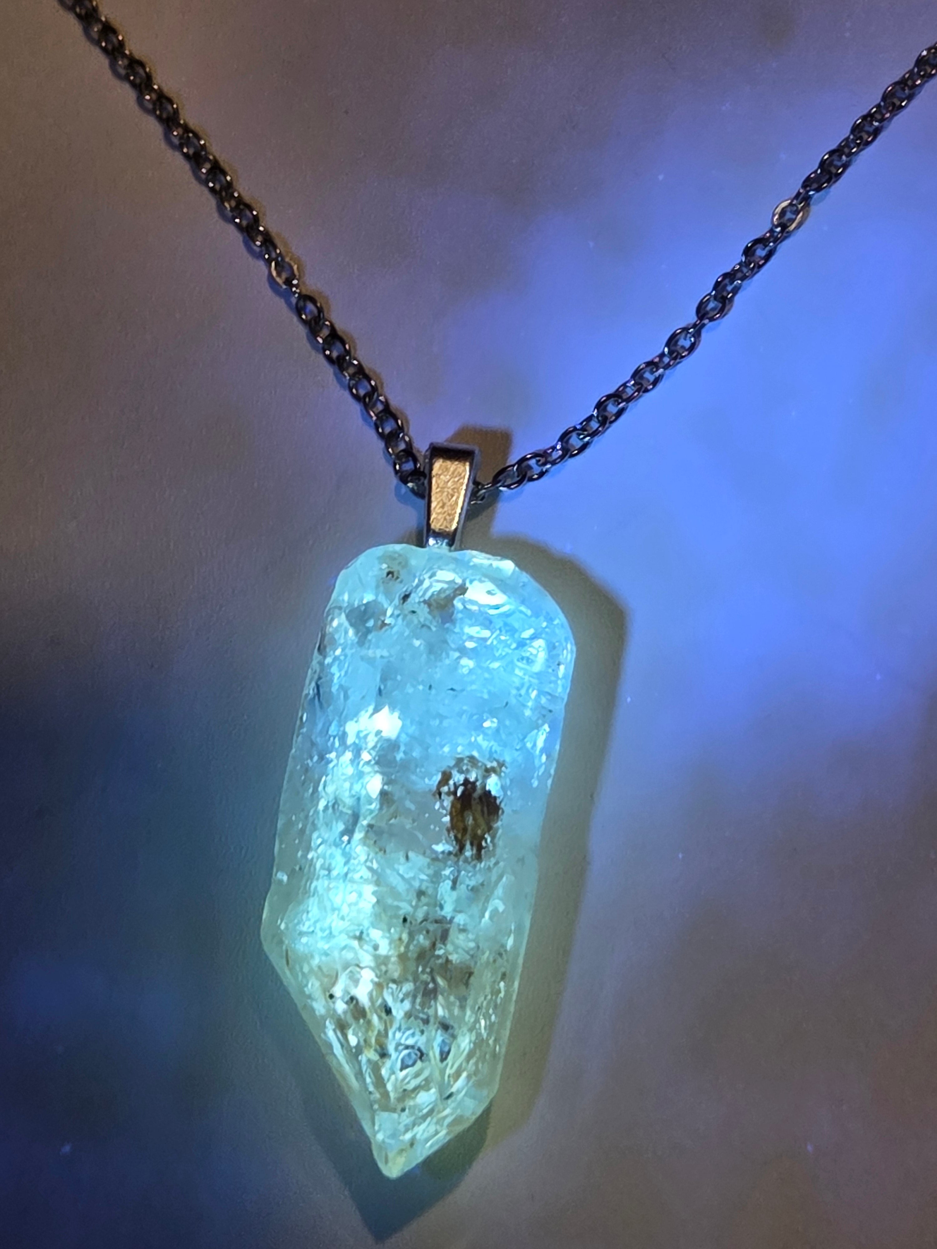Petroleum crystal handmade necklace UV reaction