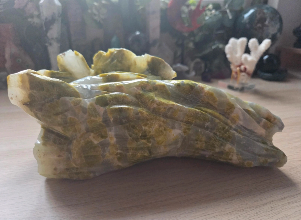 Sale - Green jade flower and tree stump 50% off when checkout