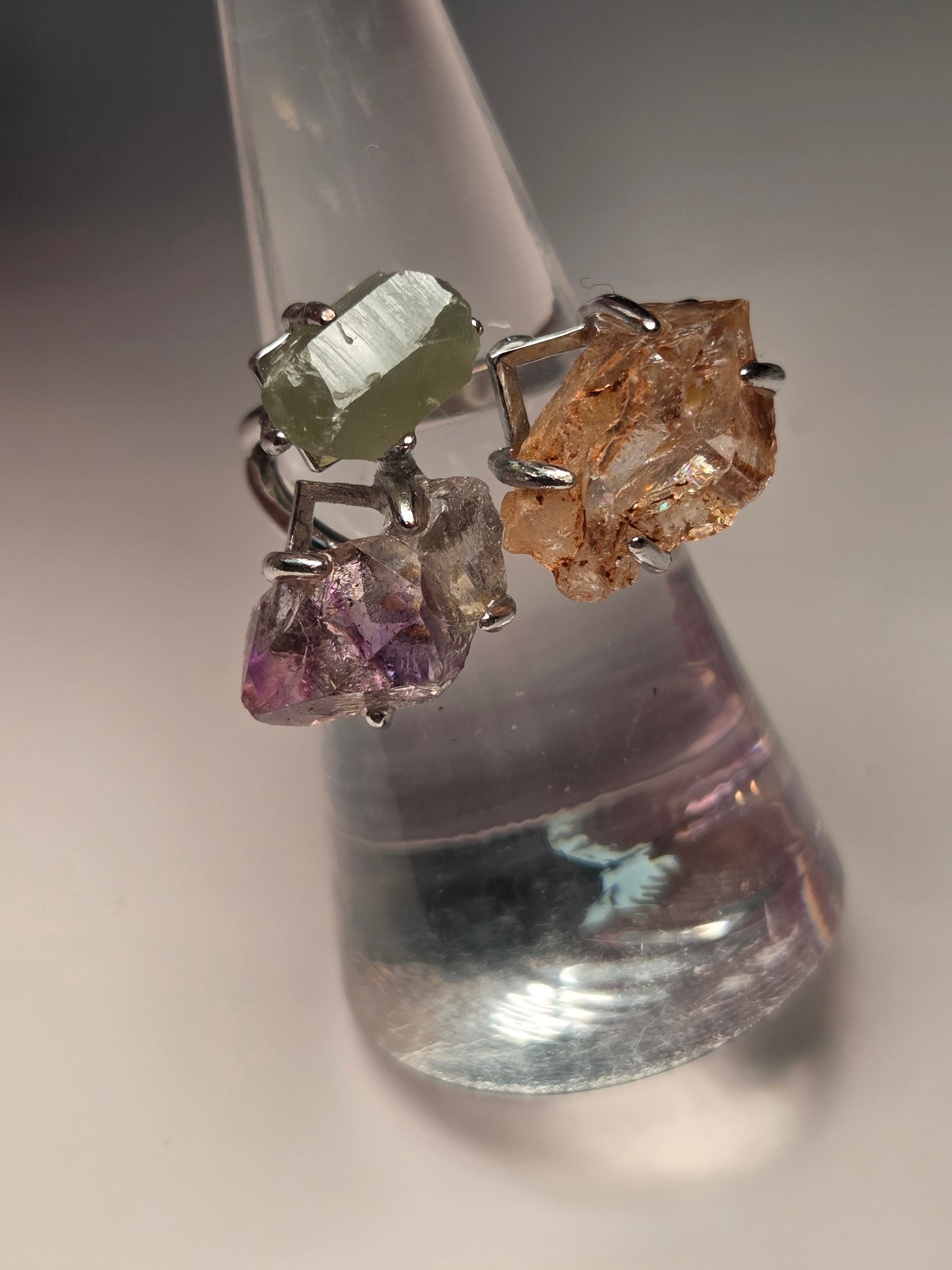 Specimen adjustable ring with amethyst fire quartz and green Aventurine