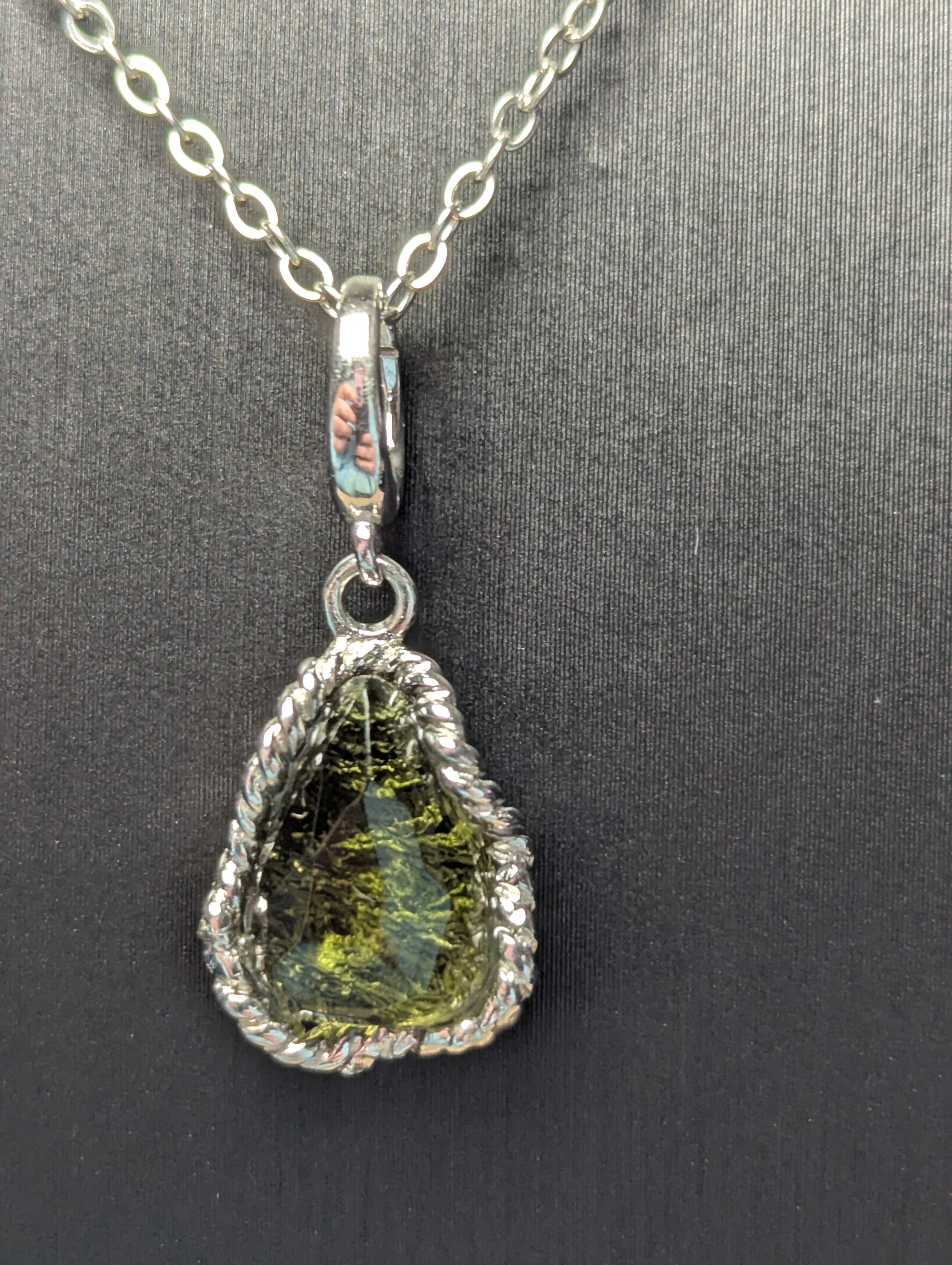 Moldivite silver necklace 2.26g
