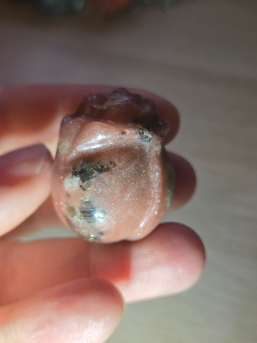 Pink jade crystal rose carving