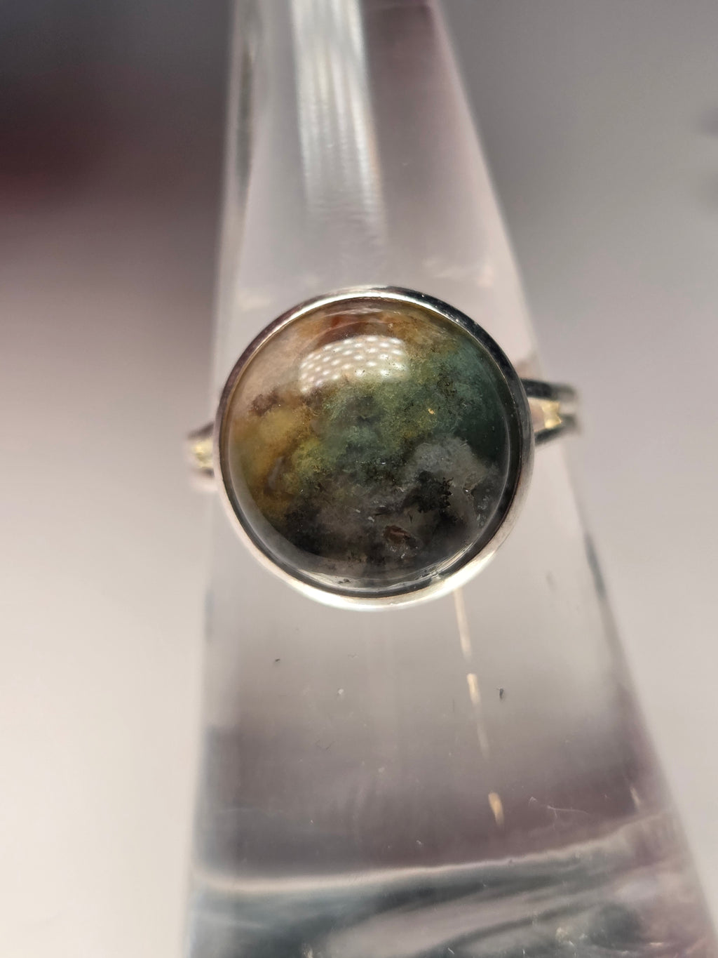 Beautiful green jade crystal adjustable ring