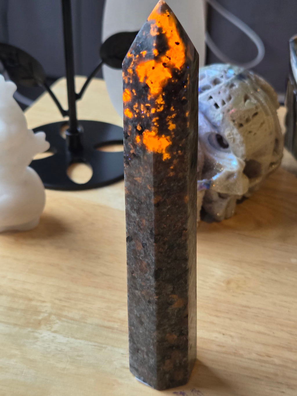 New Yooperlite crystal tower carving UV reactive