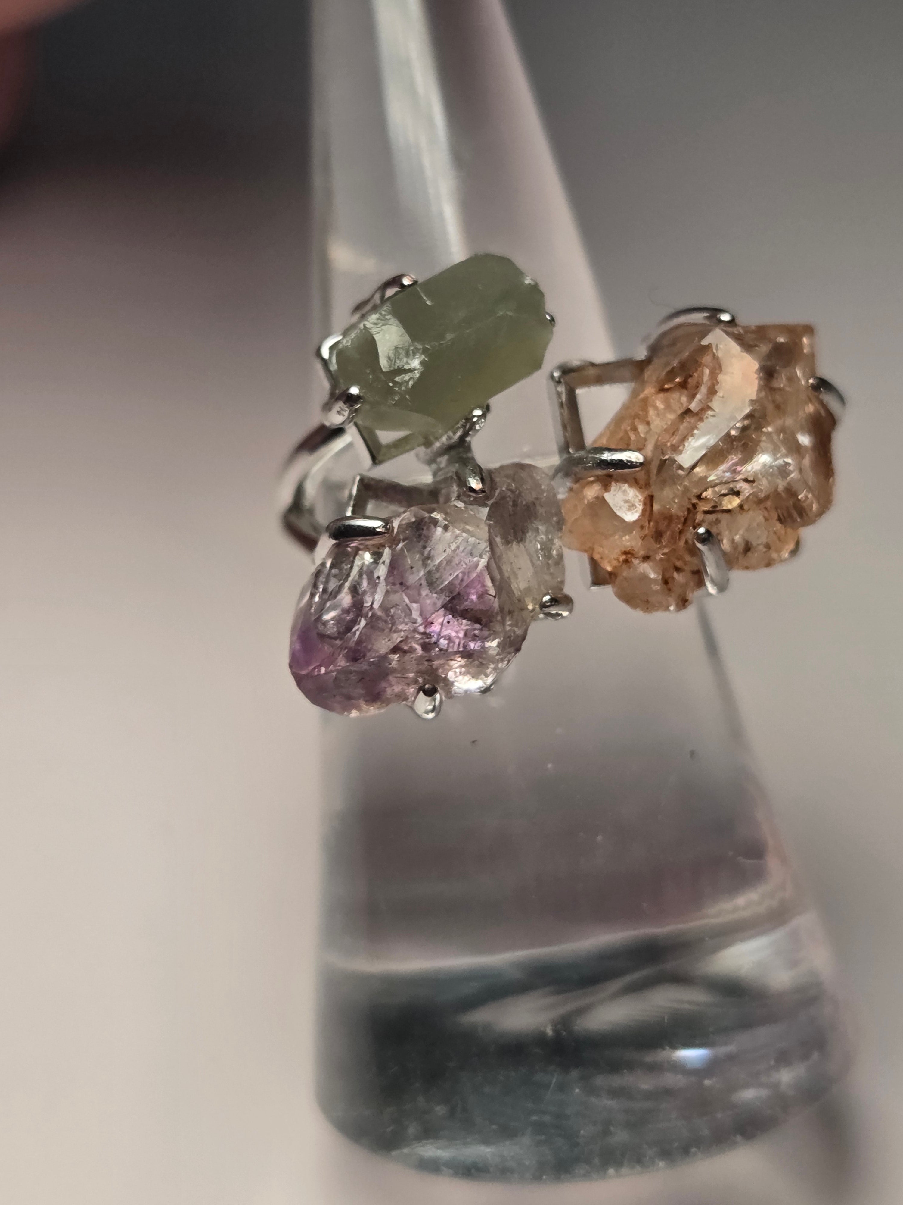 Specimen adjustable ring with amethyst fire quartz and green Aventurine
