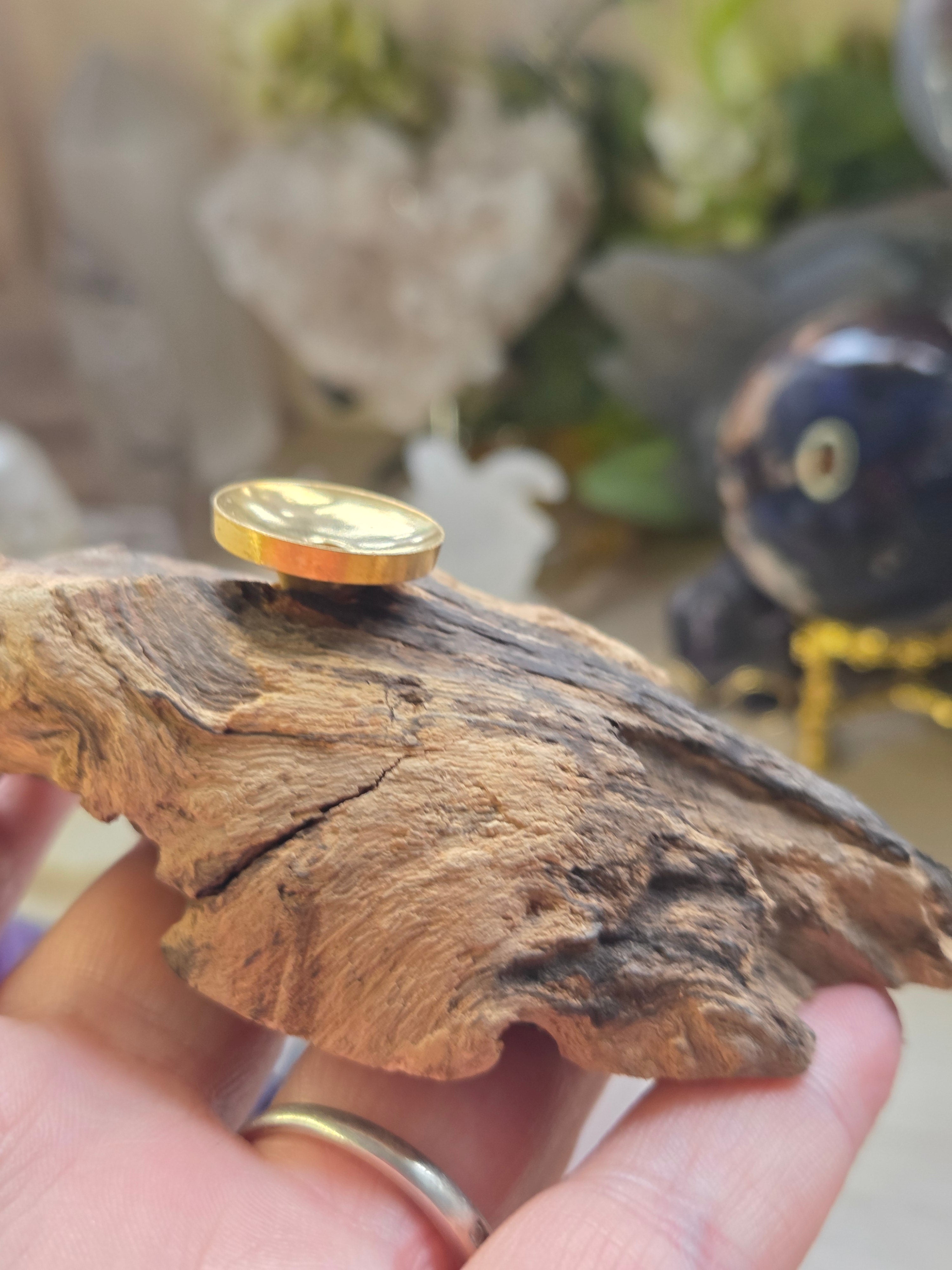 Drift wood crystal sphere stand