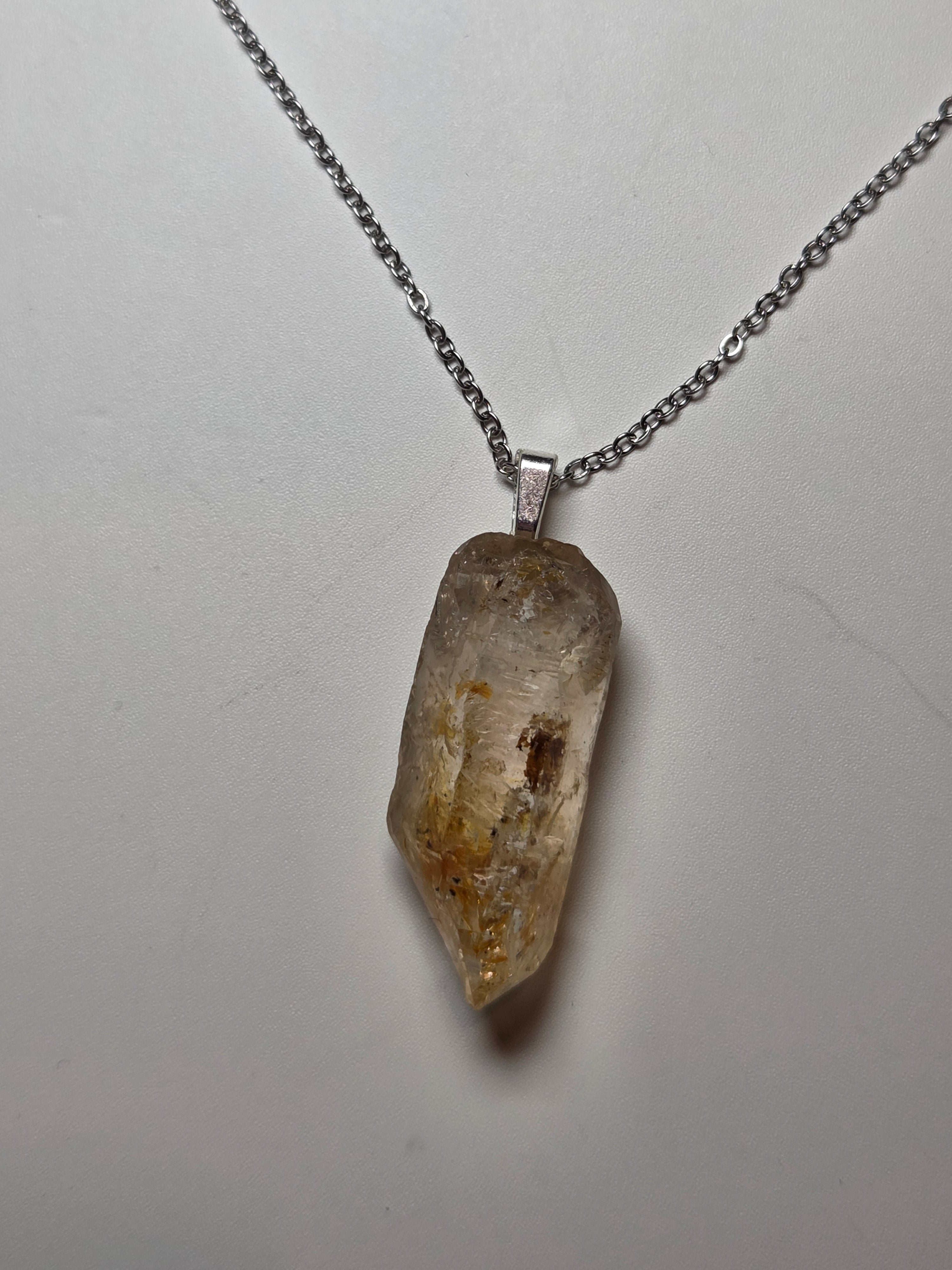 Petroleum crystal handmade necklace UV reaction