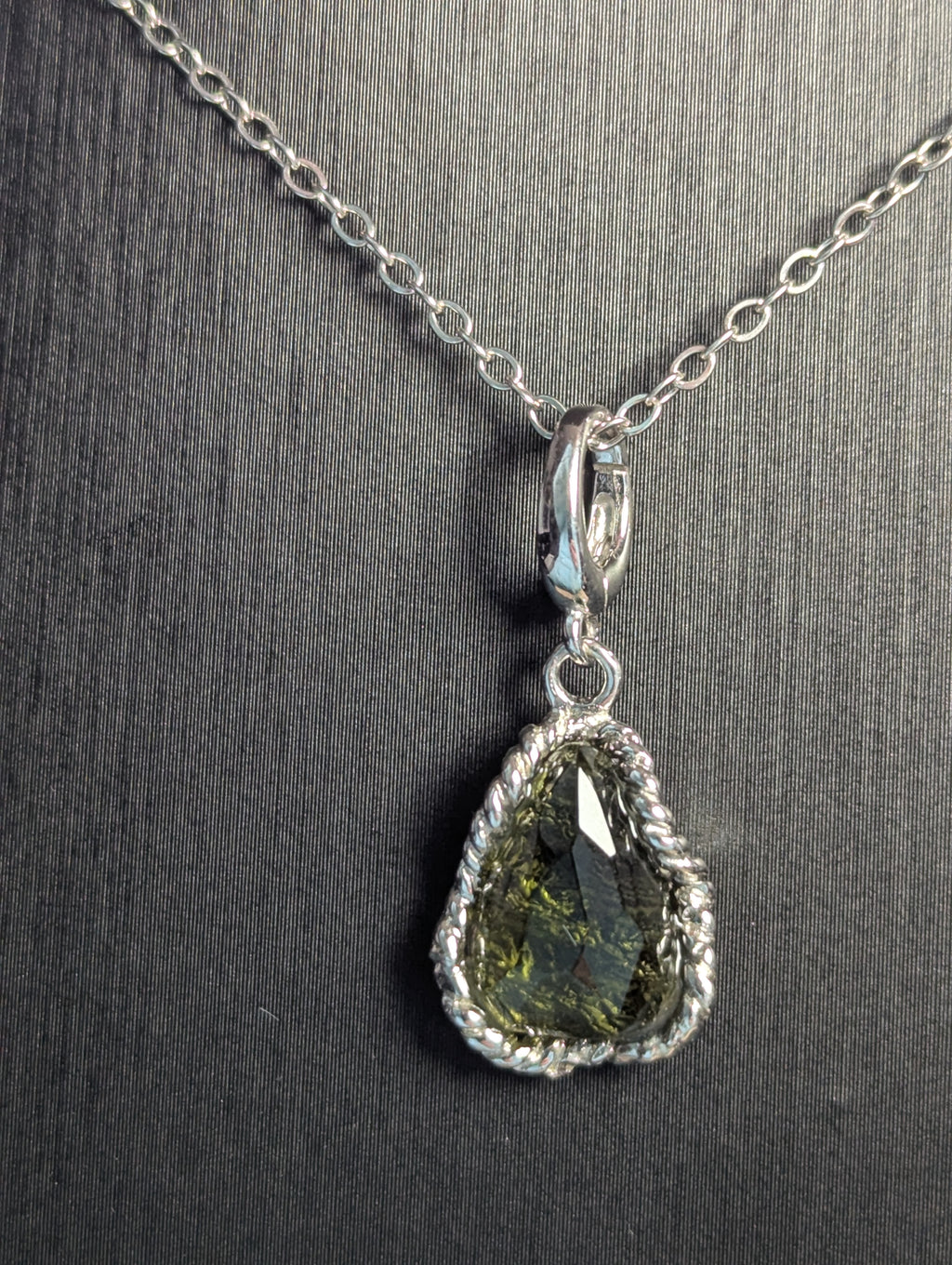 Moldivite silver necklace 2.26g