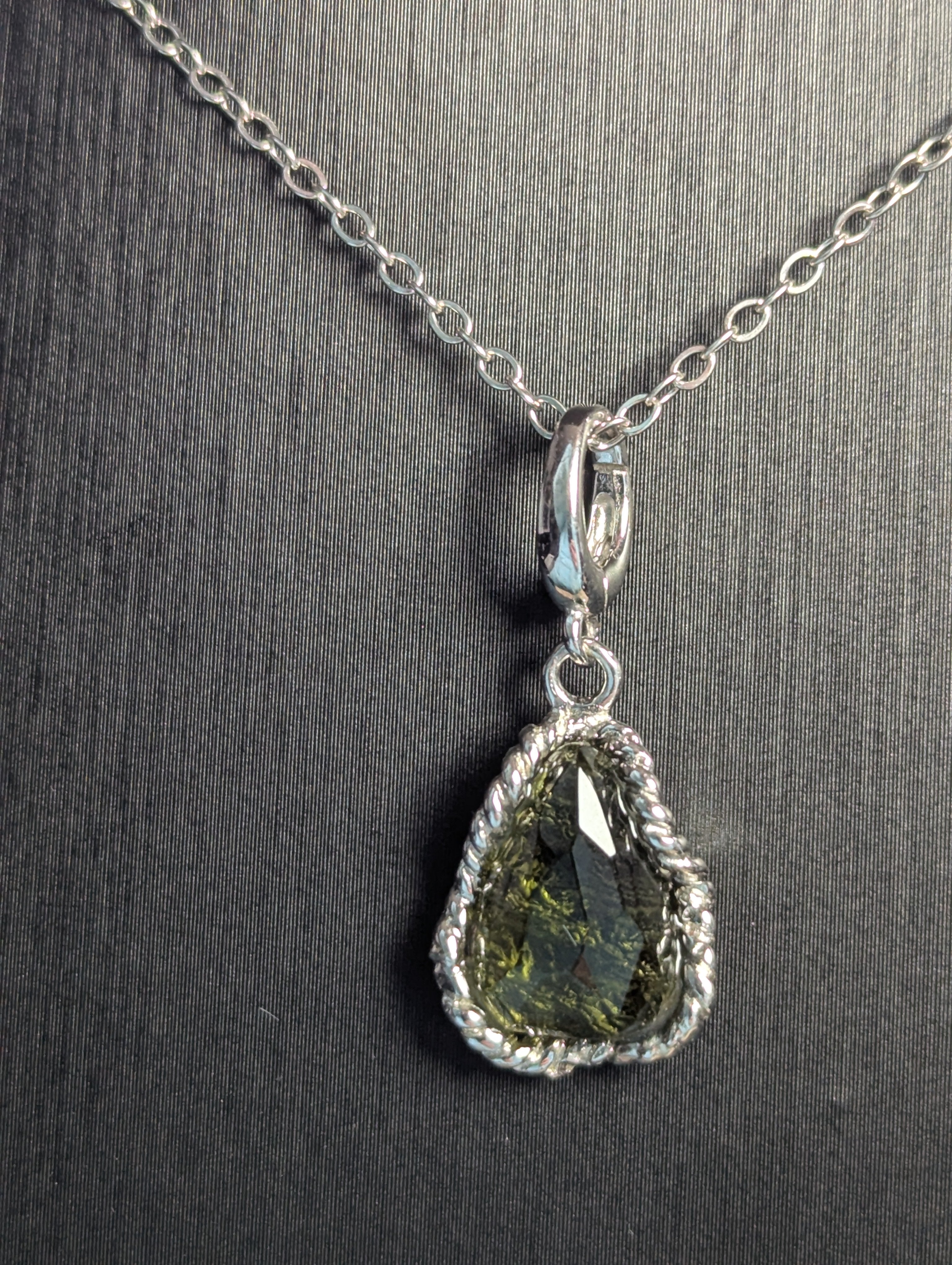 Moldivite silver necklace 2.26g