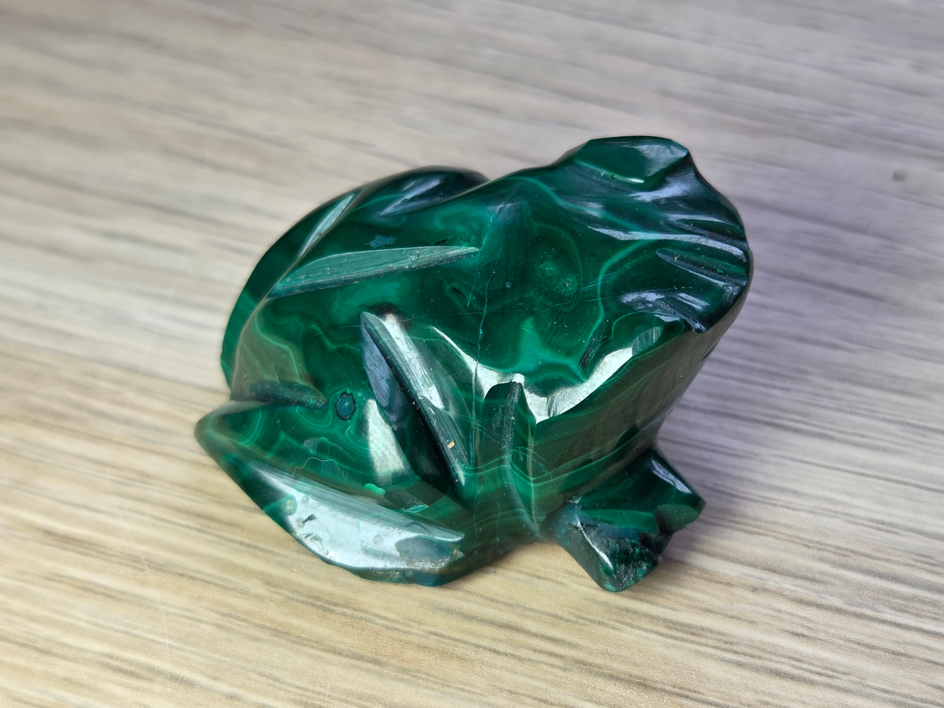 Malicite crystal animal carving
