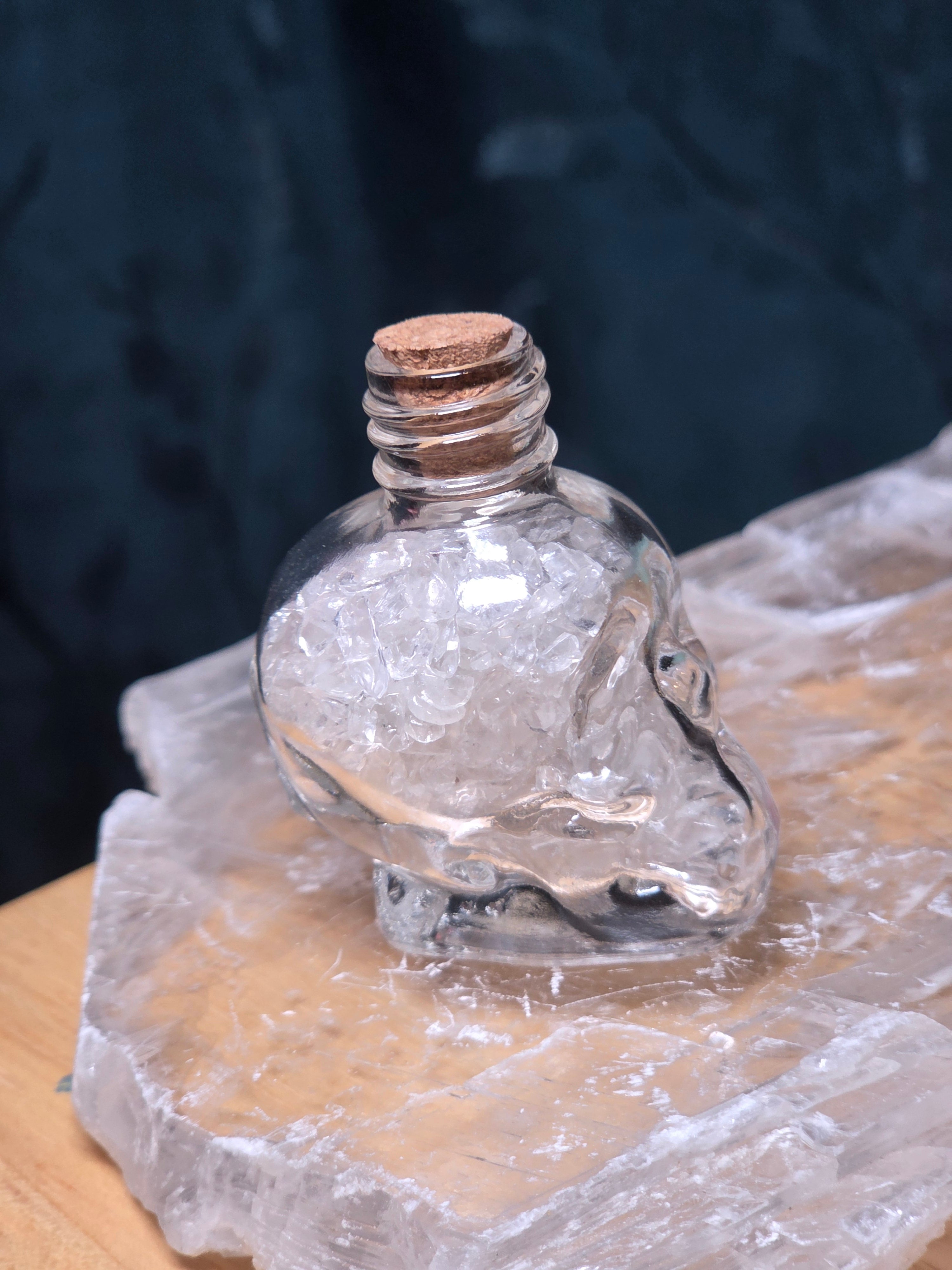 Crystal chips in skull carving