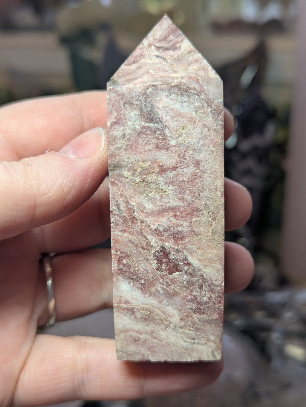 Red mica crystal tower