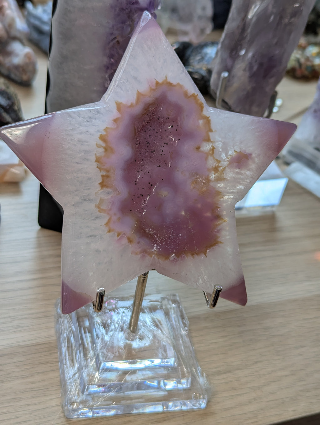 Pink duzy agate crystal star with stand