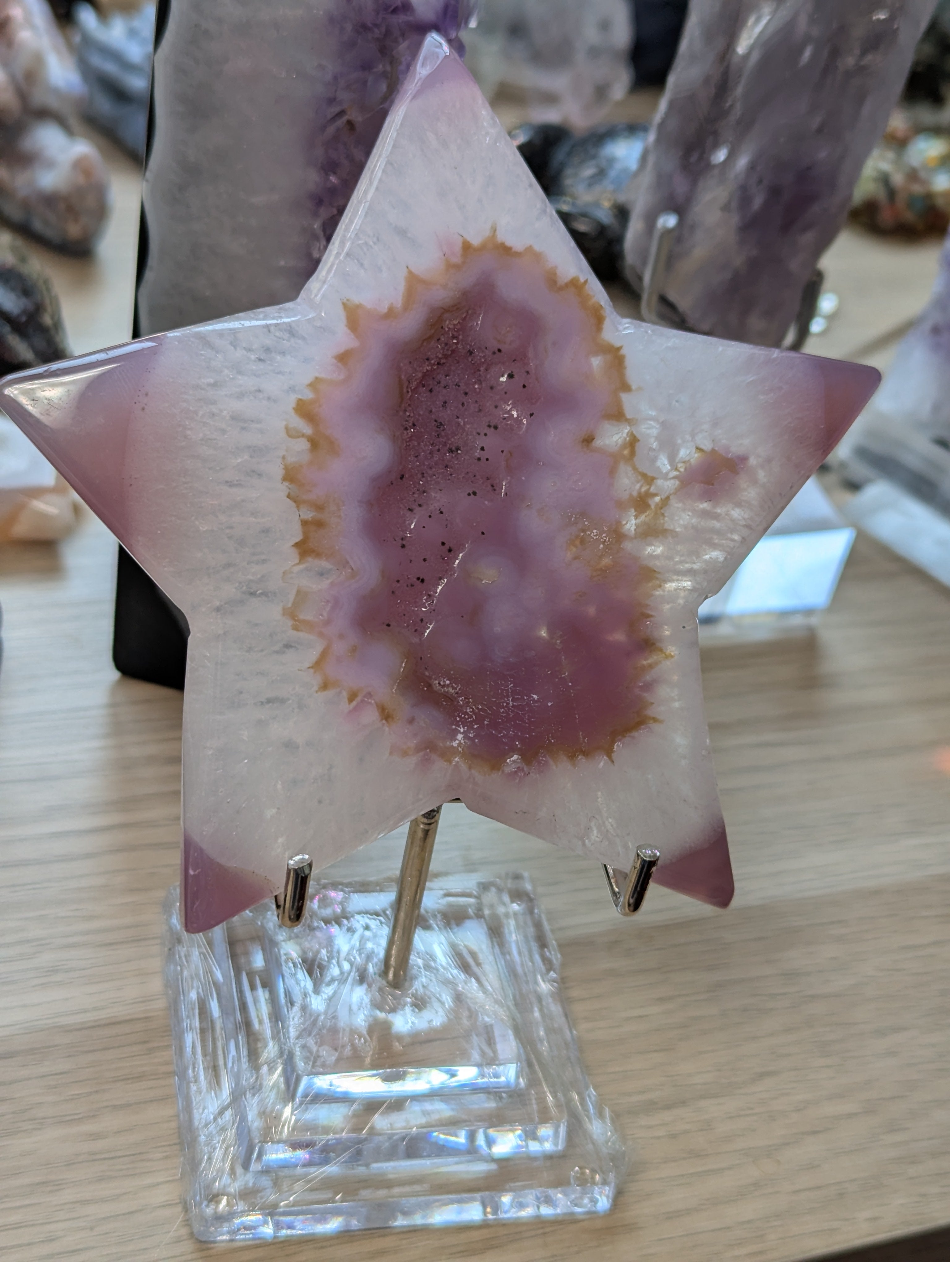 Pink duzy agate crystal star with stand
