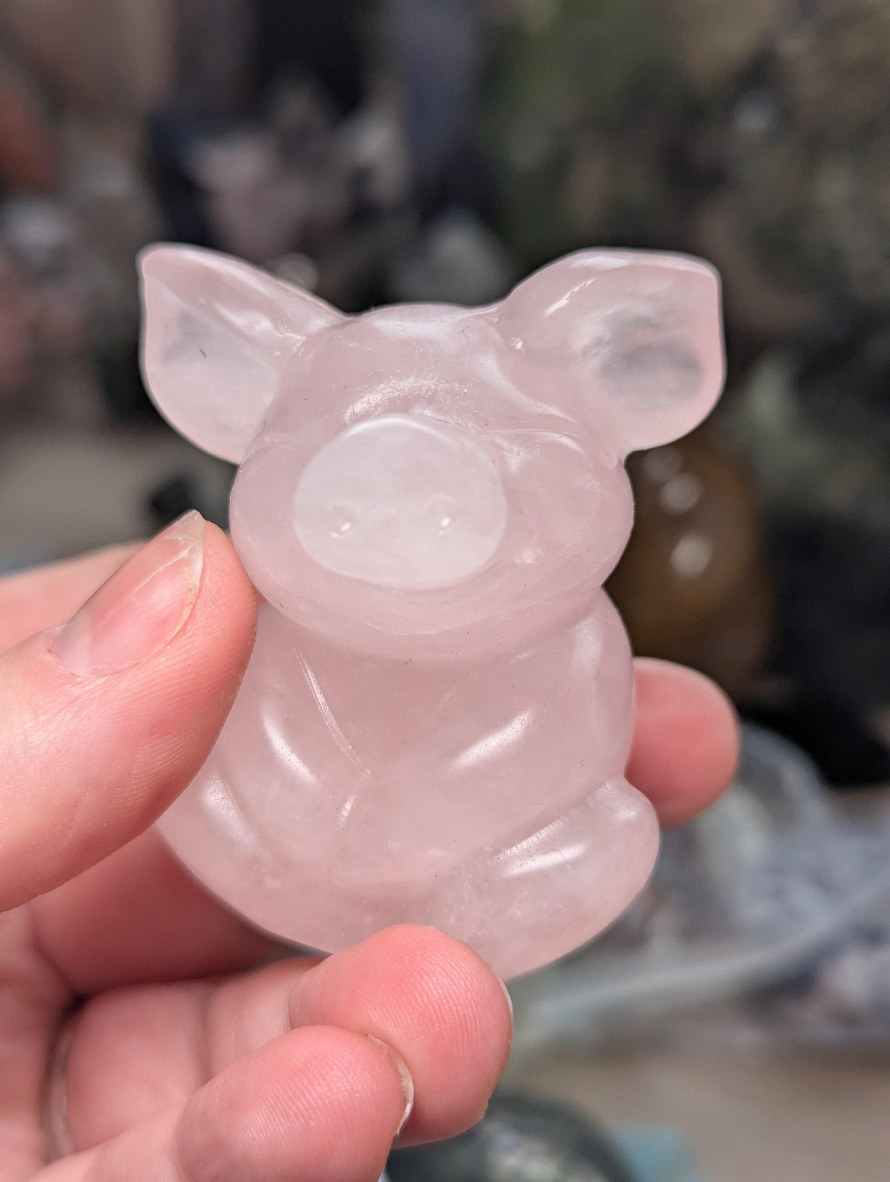 Rose quartz crystal pig carving
