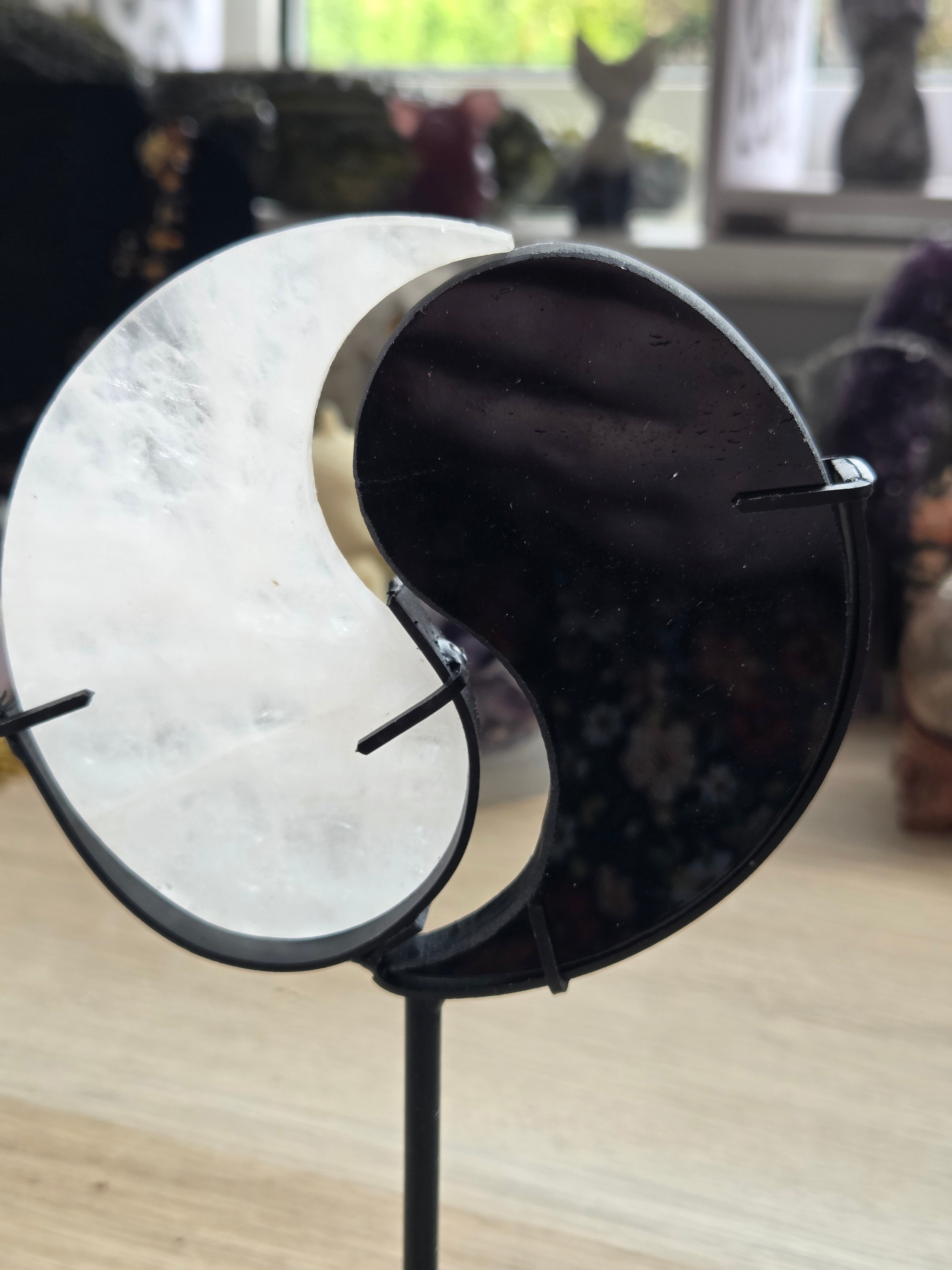 Ying and yang crystal with Stand