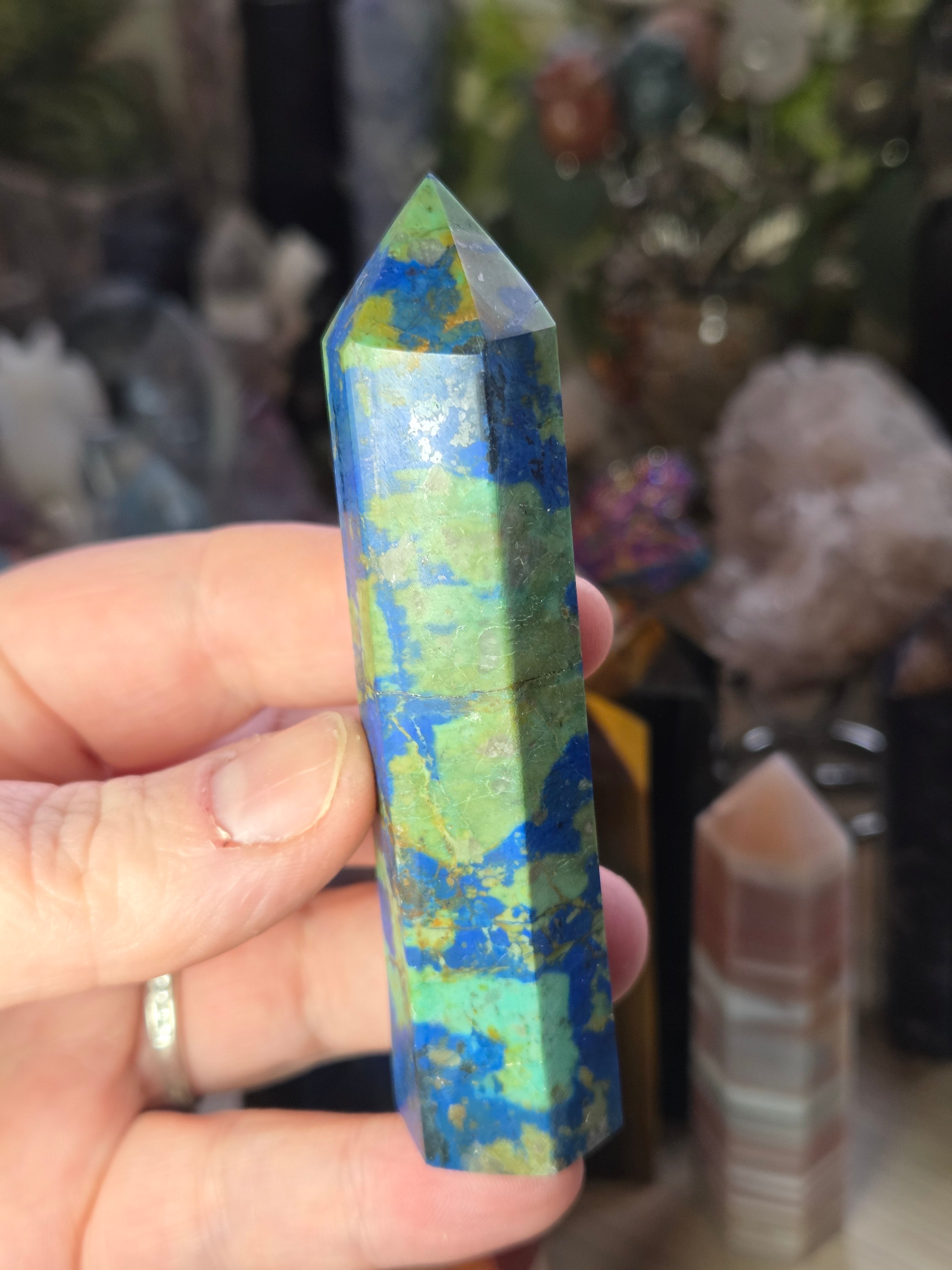 Quanto Quantum crystal tower carving