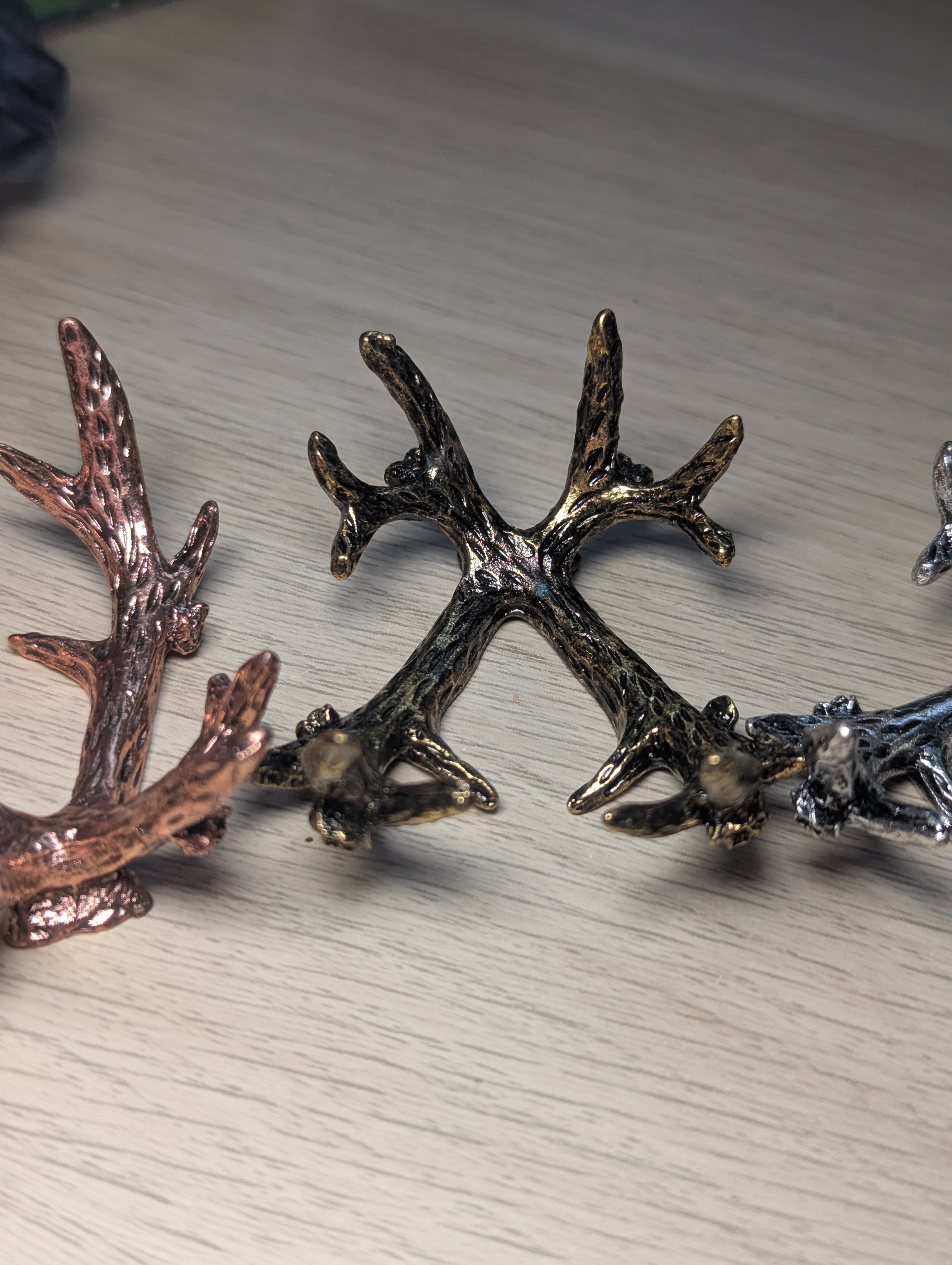 Antler sphere holder
