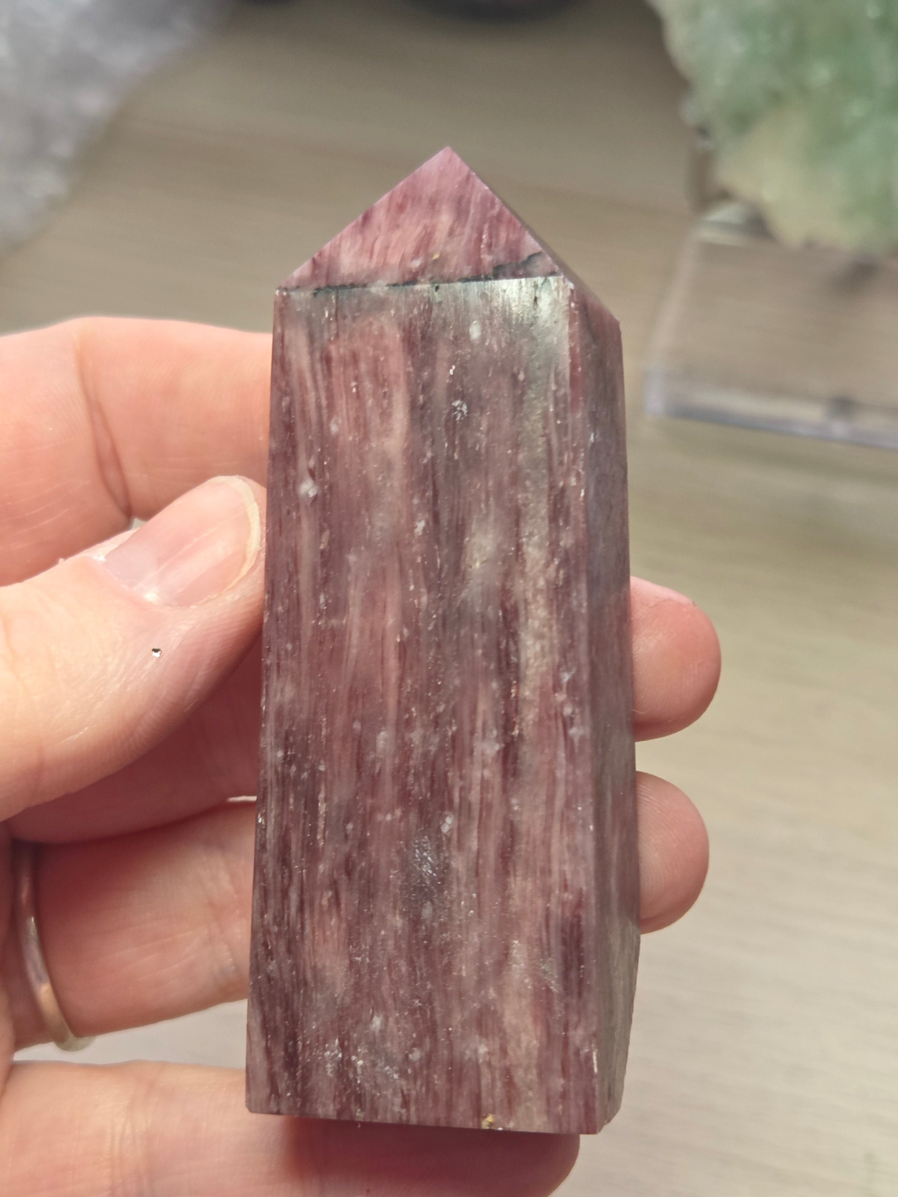 Red mica crystal tower carving